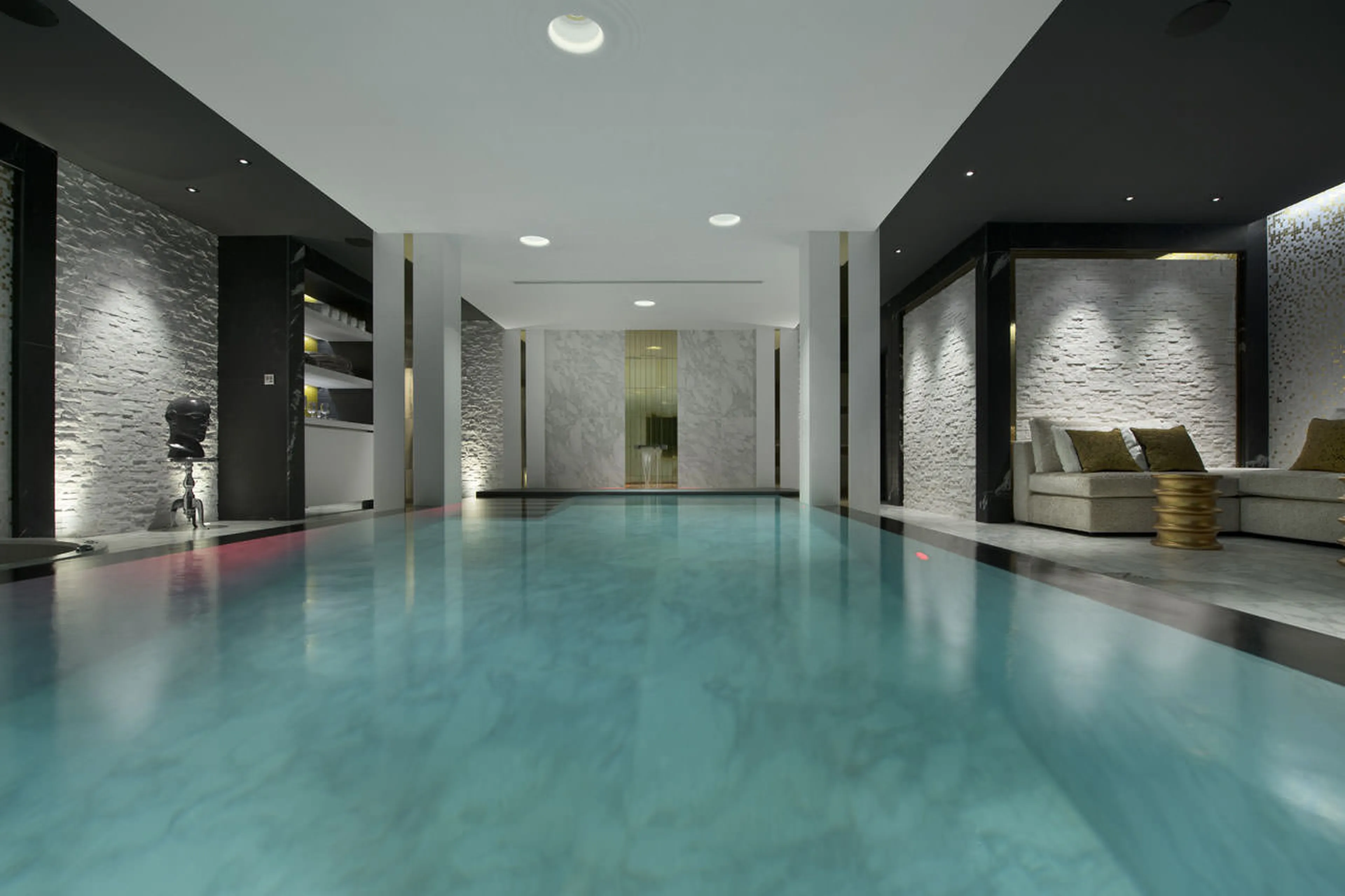 Spa and pool in Chalet Le Coquelicot in Courchevel 1850
