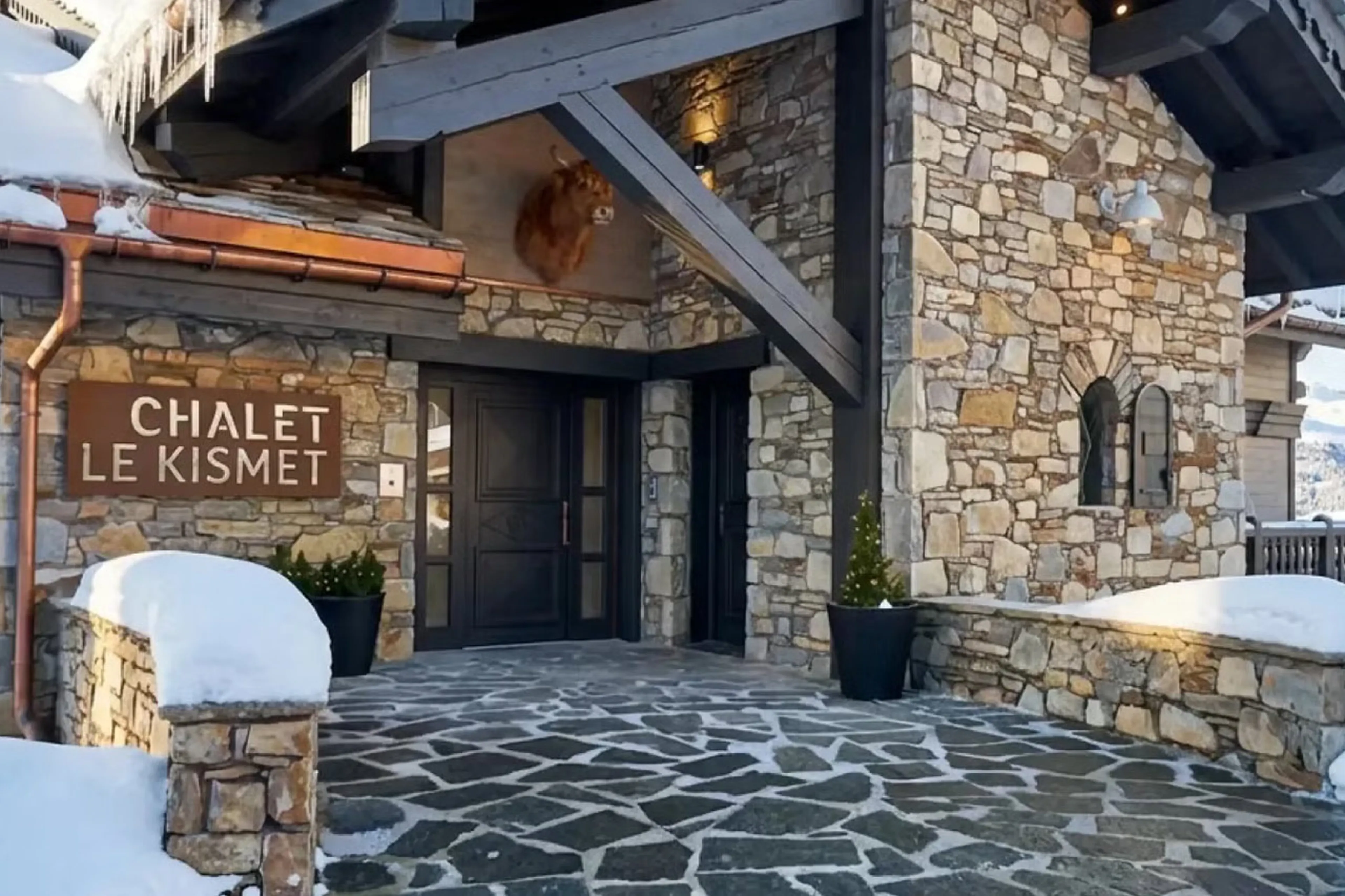 Snowy exterior of Chalet Le Kismet, Courchevel 1850