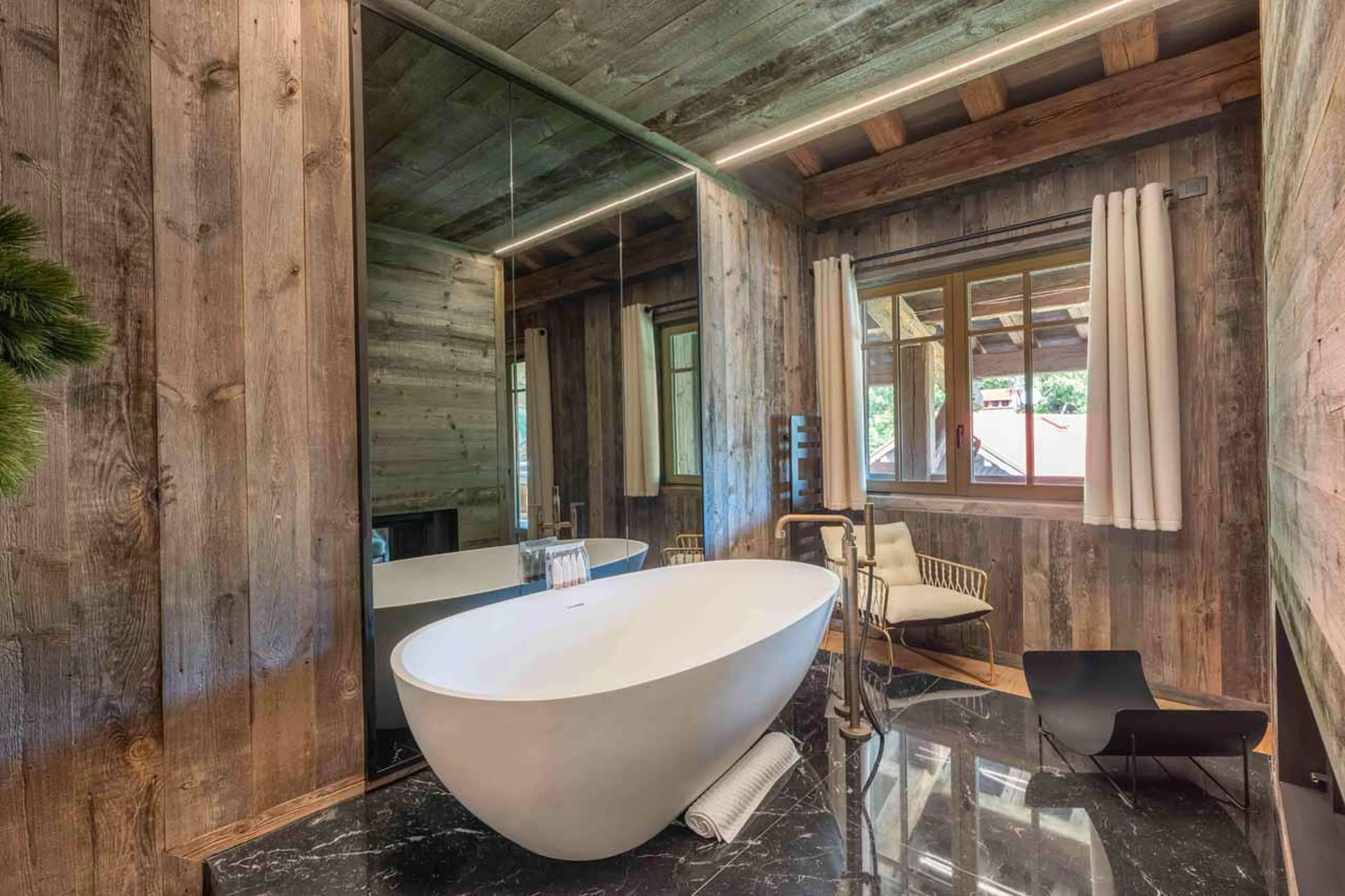 En-suite bathroom in Chalet Le Lodge, Megeve