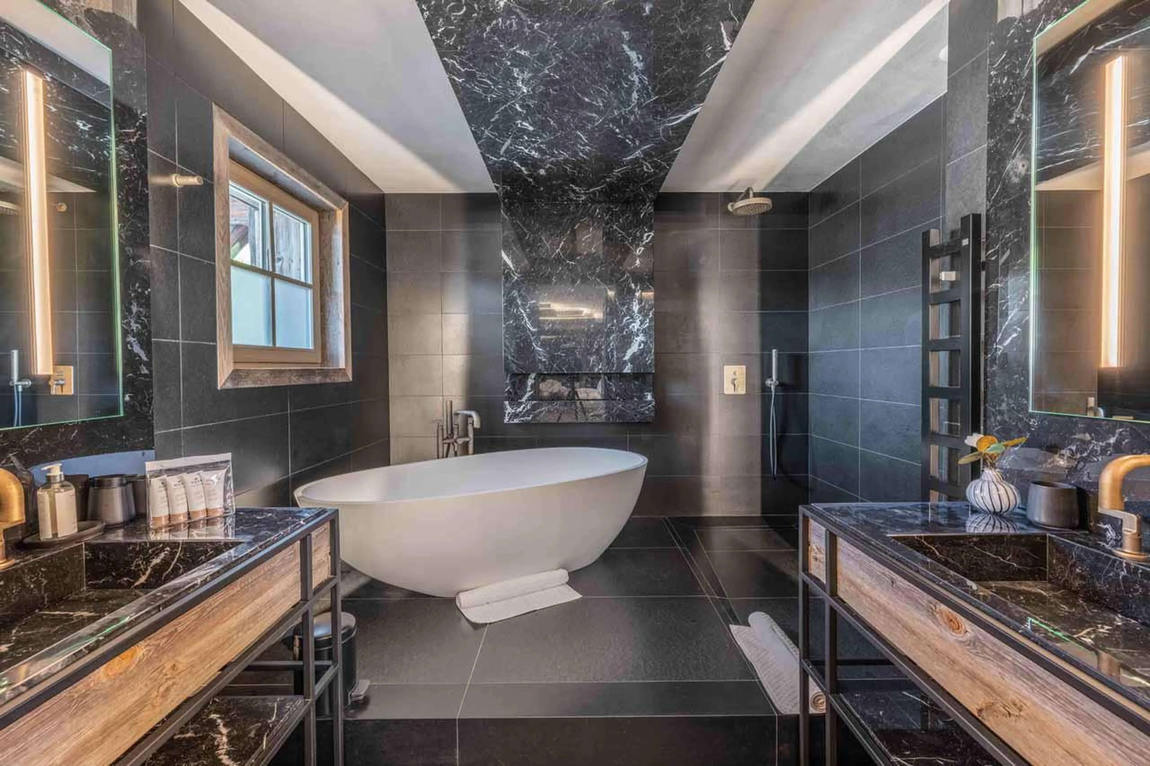 En-suite bathroom in Chalet Le Lodge, Megeve