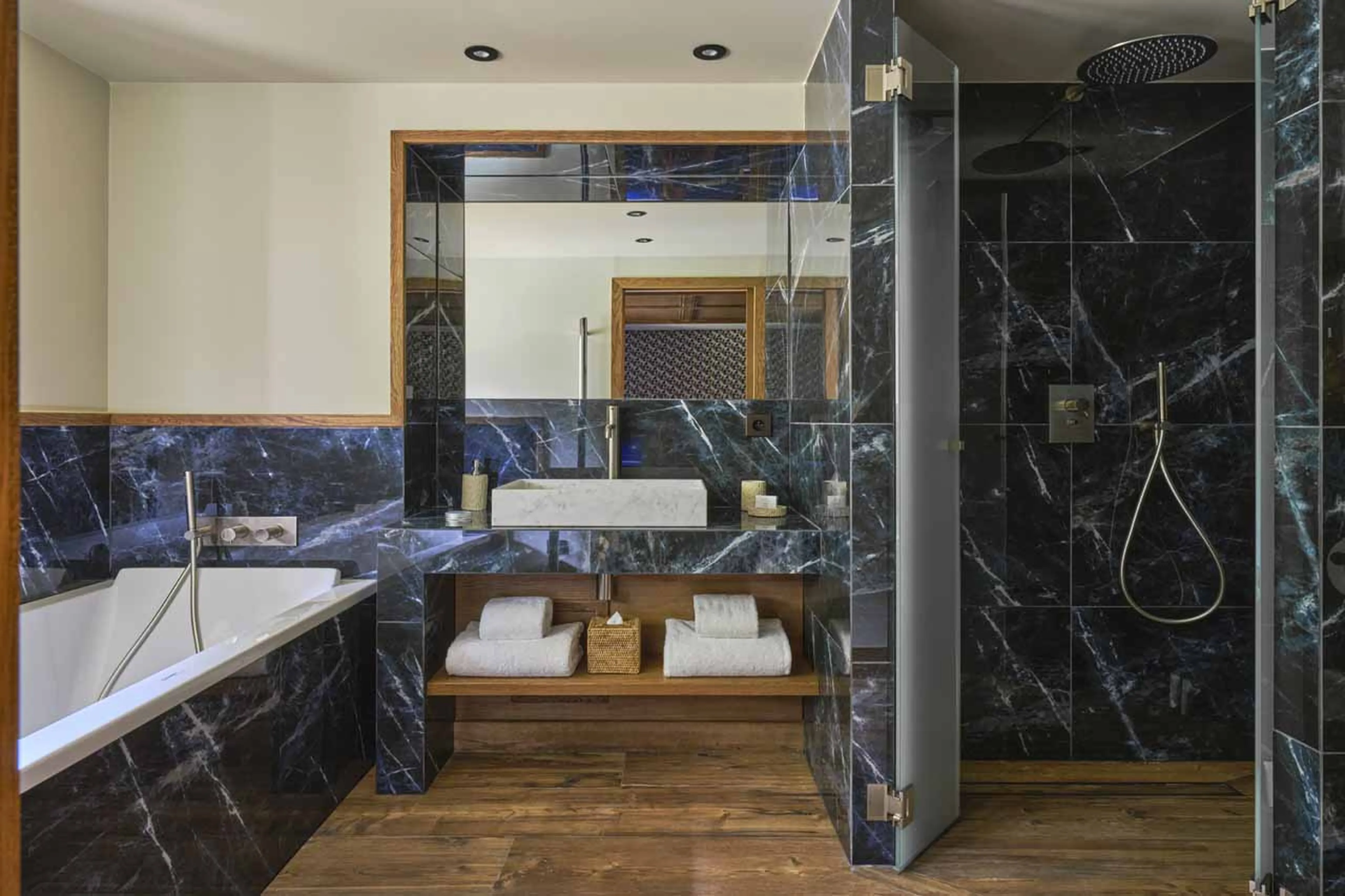 Bedroom 1 en-suite at Chalet Le Molitor in Megeve