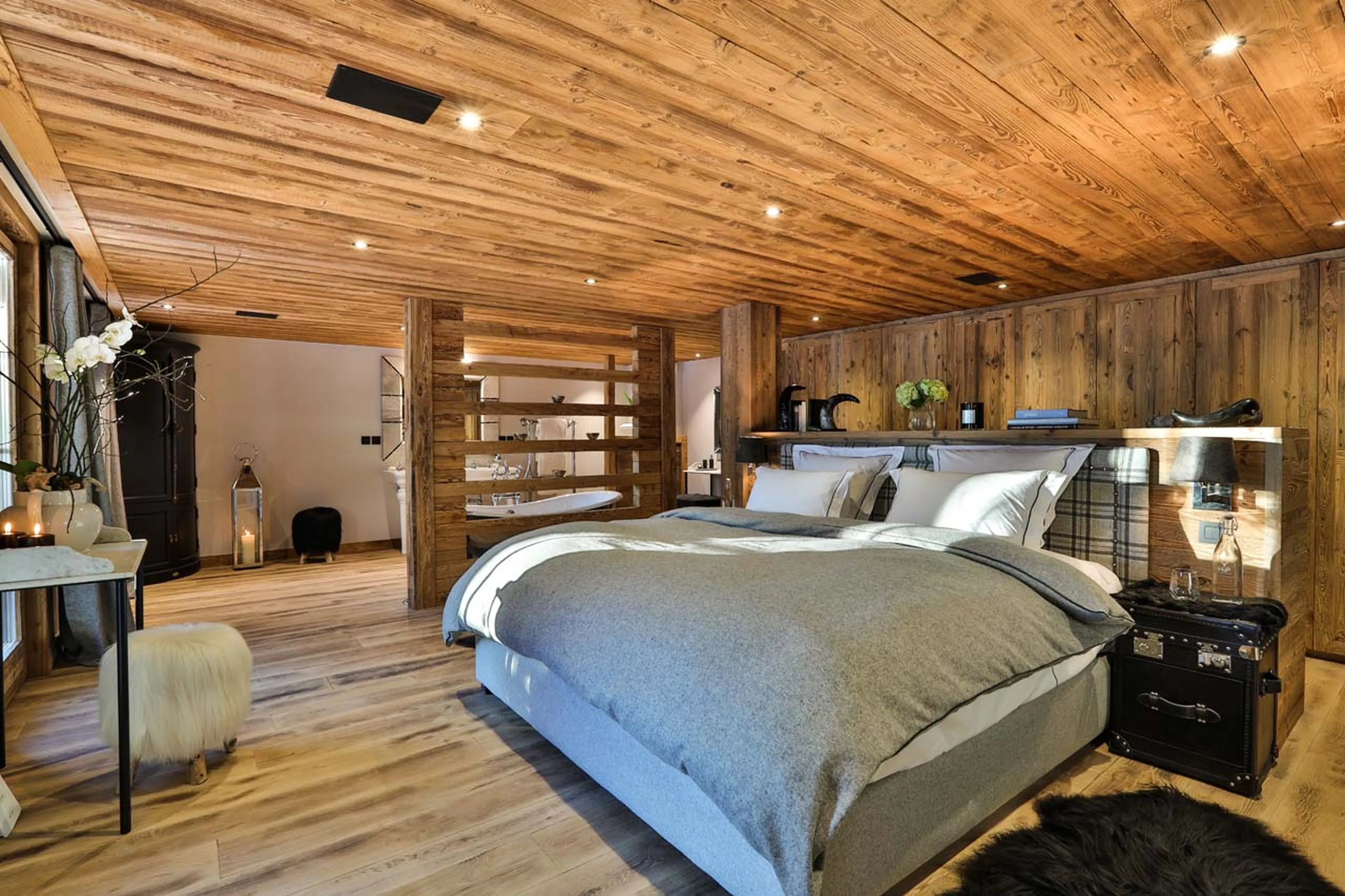 Master bedroom at Chalet Le Moulin on Chamonix
