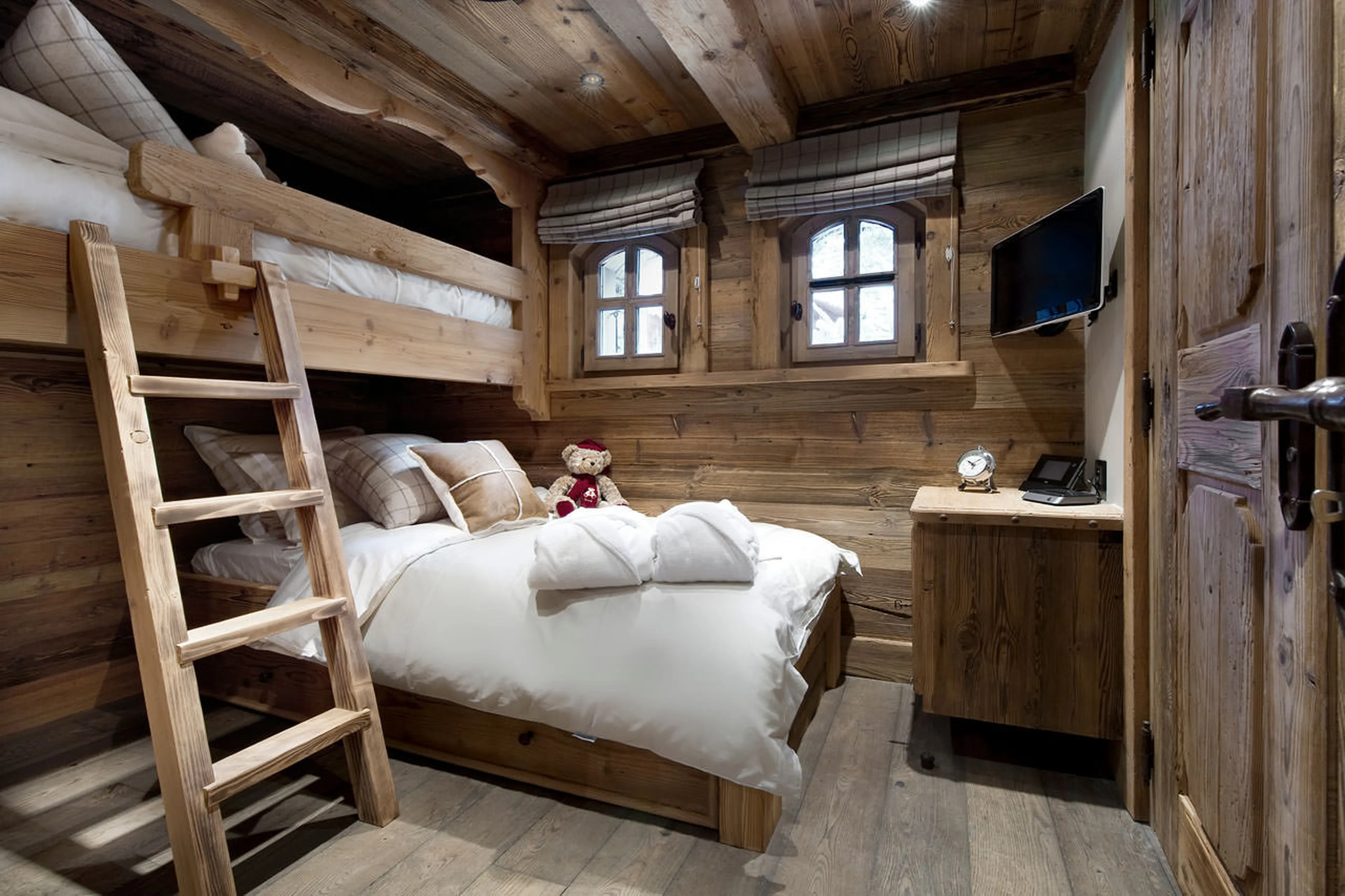 Second bunk bedroom for kids in Chalet Le Petit Chateau in Courchevel 1850
