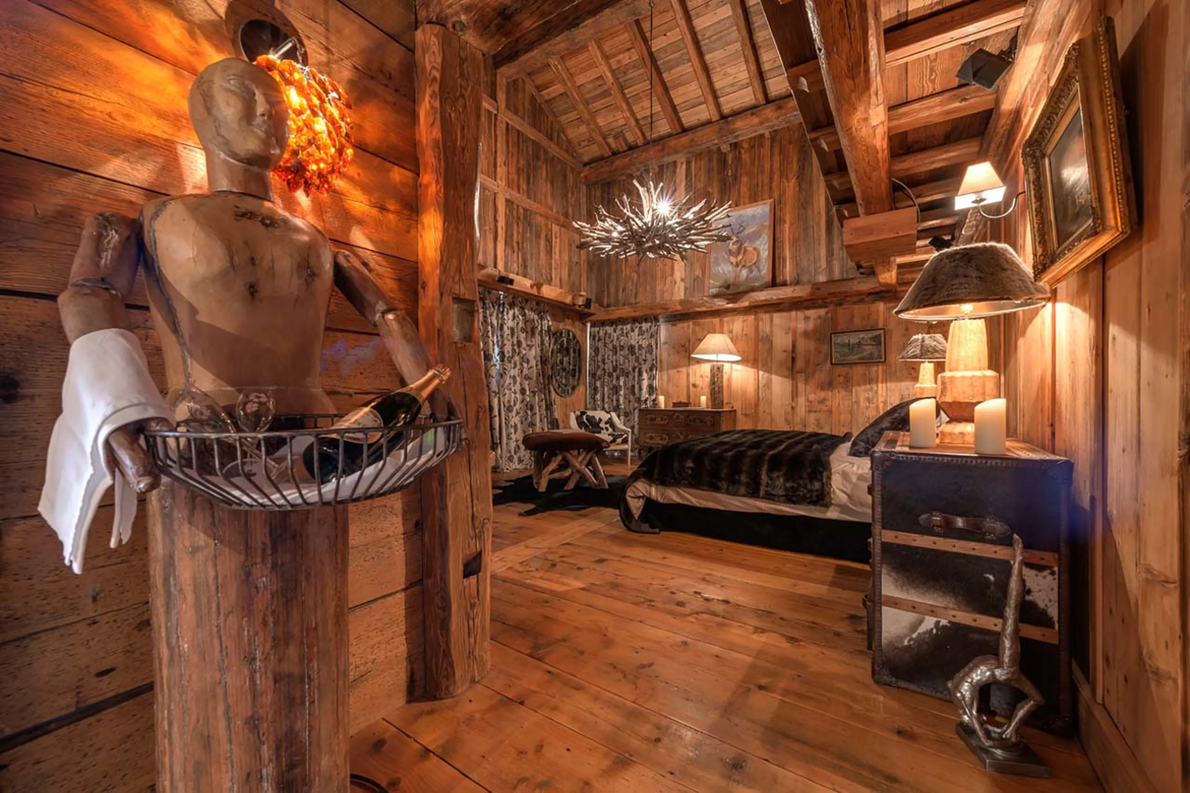 Double/twin master bedroom with private balcony in Chalet Le Rocher in Val d’Isere