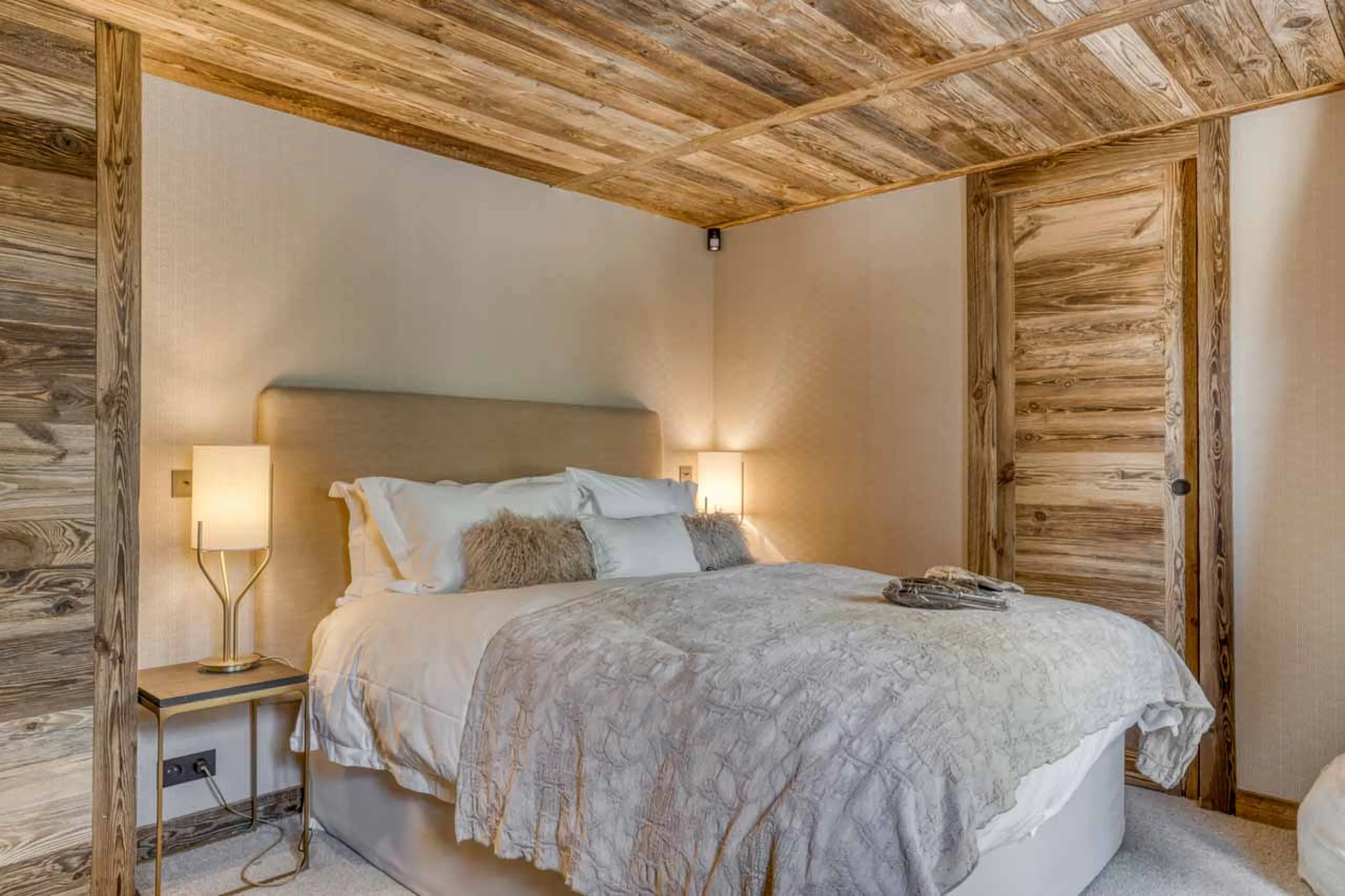 Bedroom 1 at Chalet l'Echappee d'Arbois in Megeve