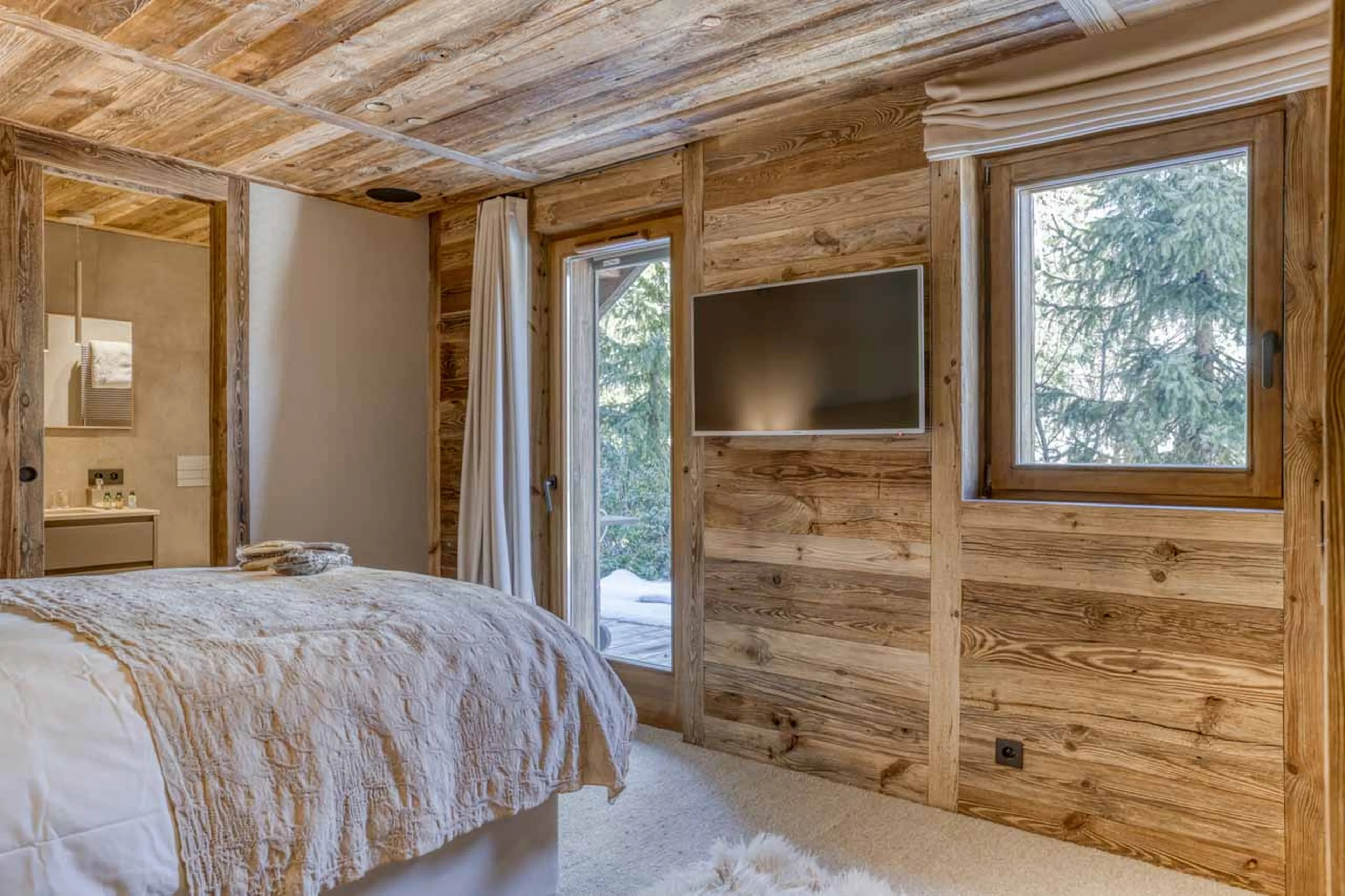 Bedroom 1 terrace access at Chalet l'Echappee d'Arbois in Megeve