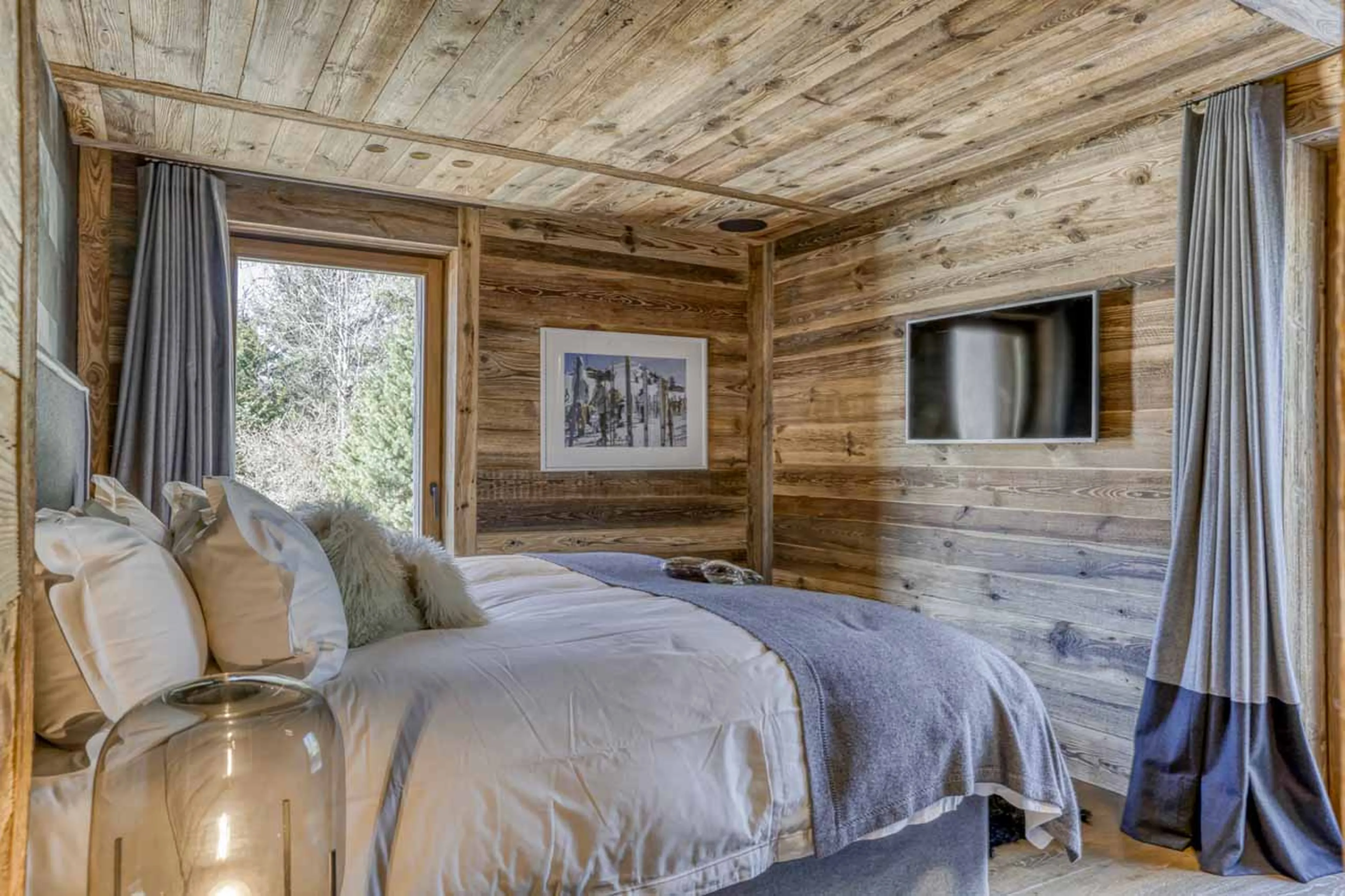 Bedroom 2 at Chalet l'Echappee d'Arbois in Megeve
