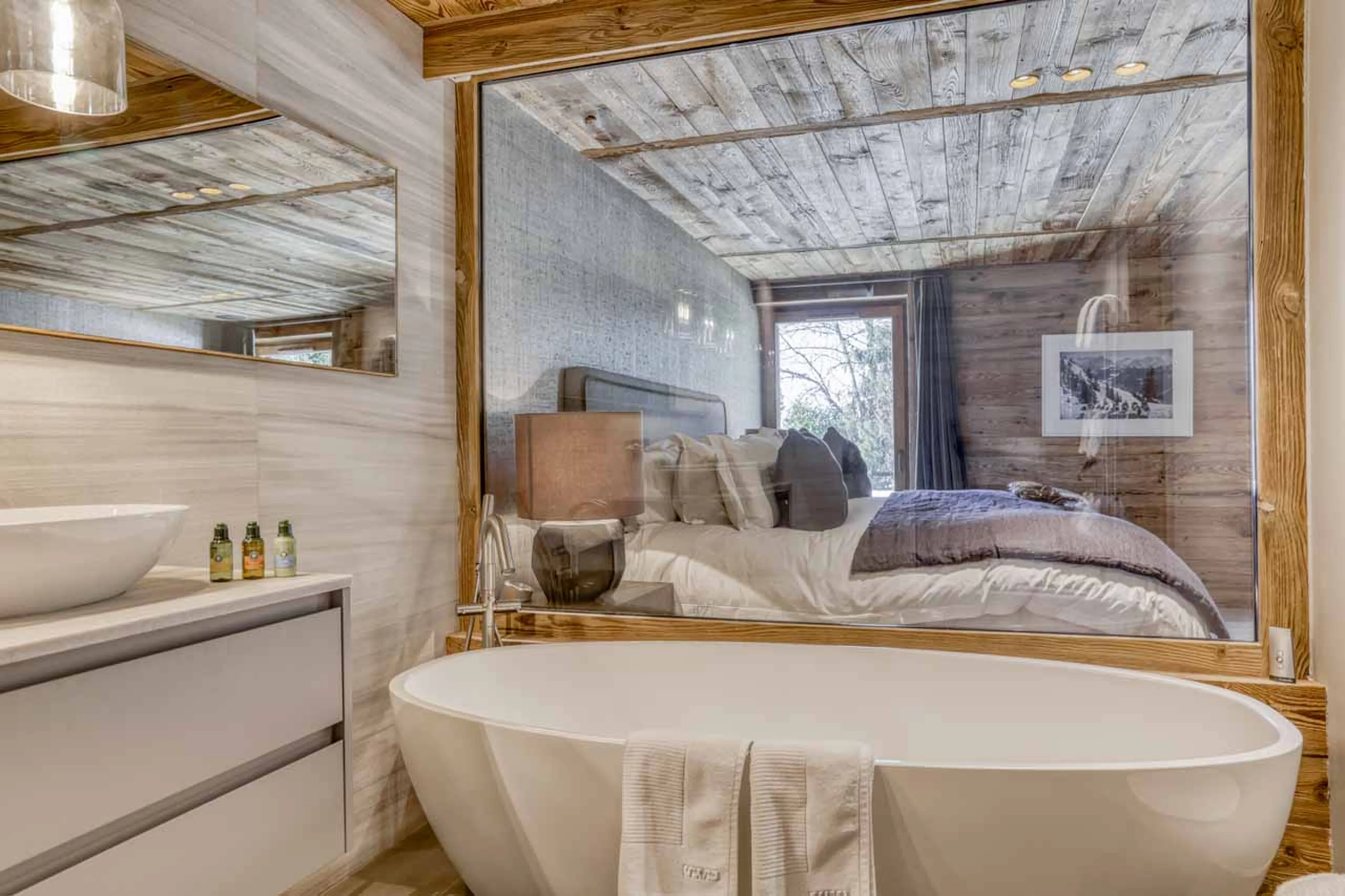 Bedroom 5 en-suite bath at Chalet l'Echappee d'Arbois in Megeve
