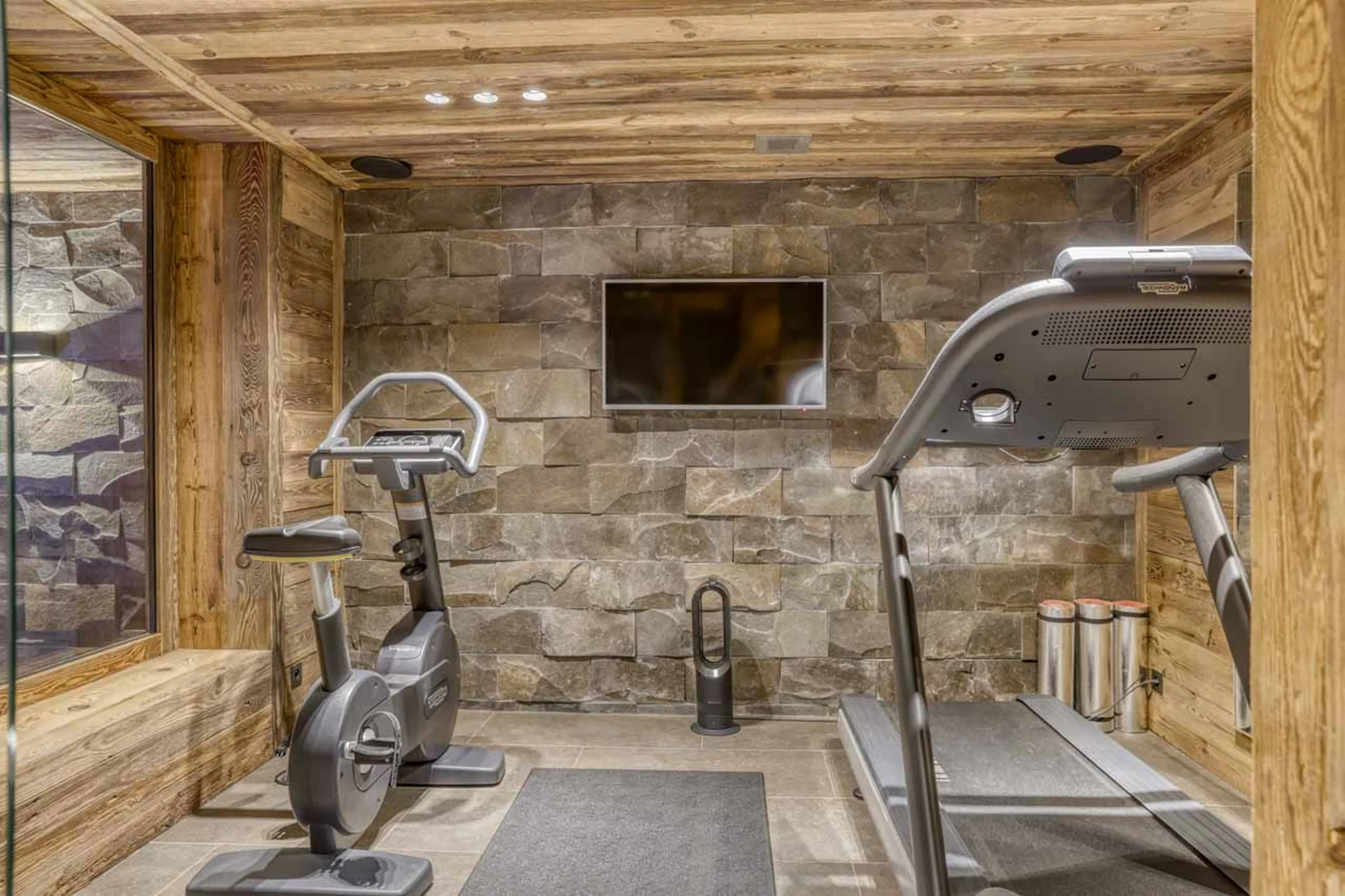 Gym at Chalet l'Echappee d'Arbois in Megeve