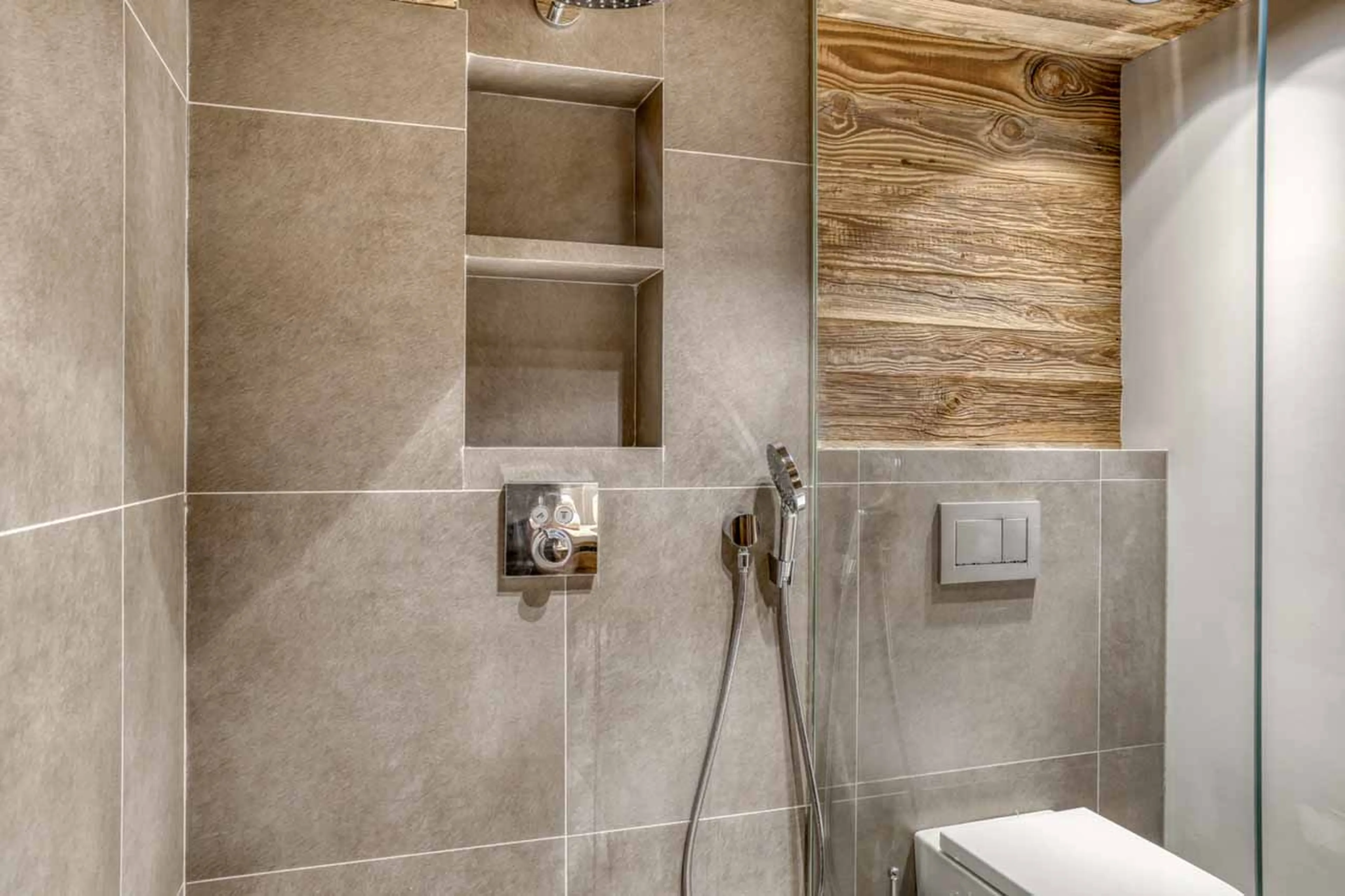 Staff apartment en-suite at Chalet l'Echappee d'Arbois in Megeve