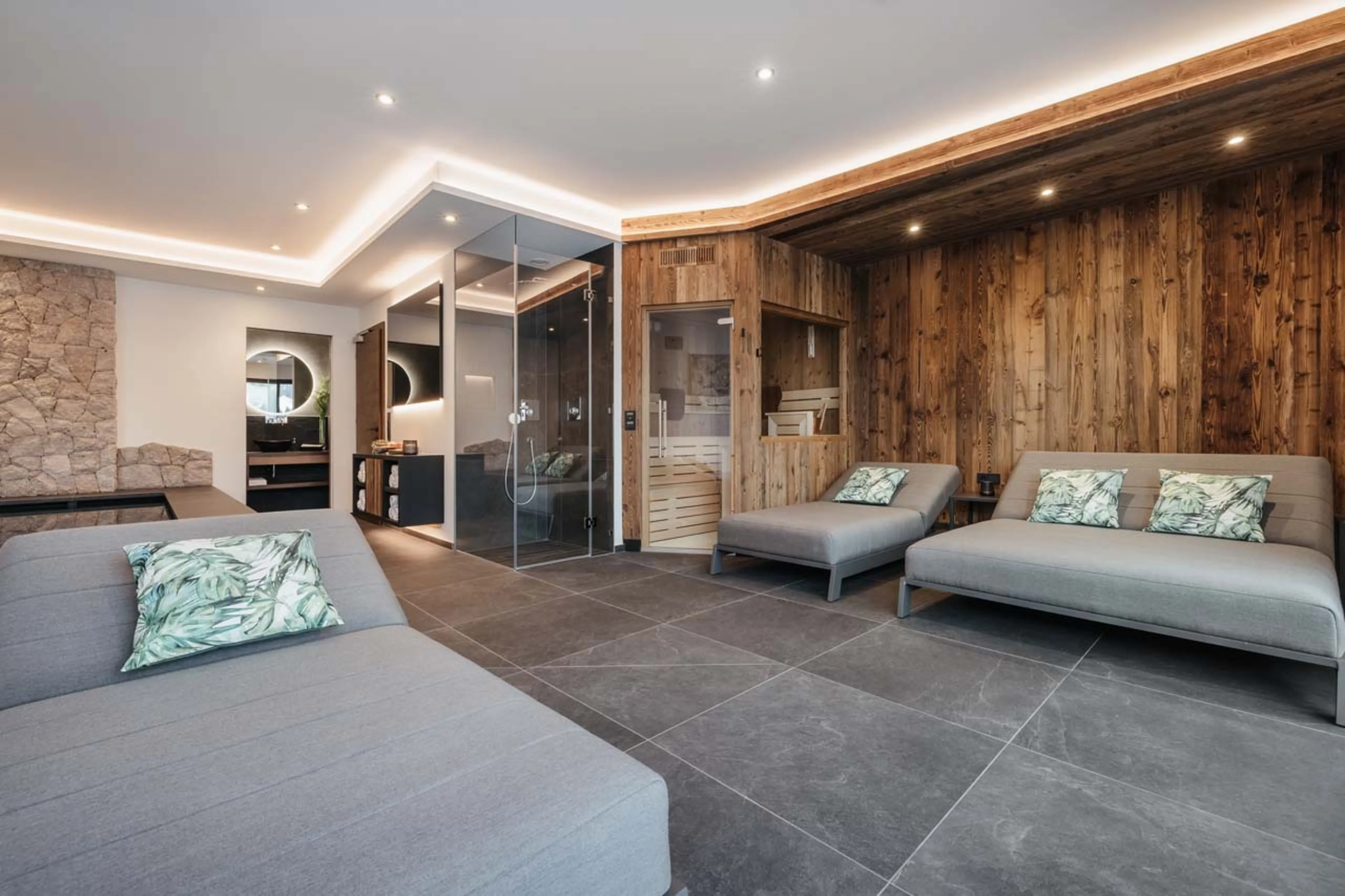 Relaxation area in spa in Chalet Lefiro, Val Gardena