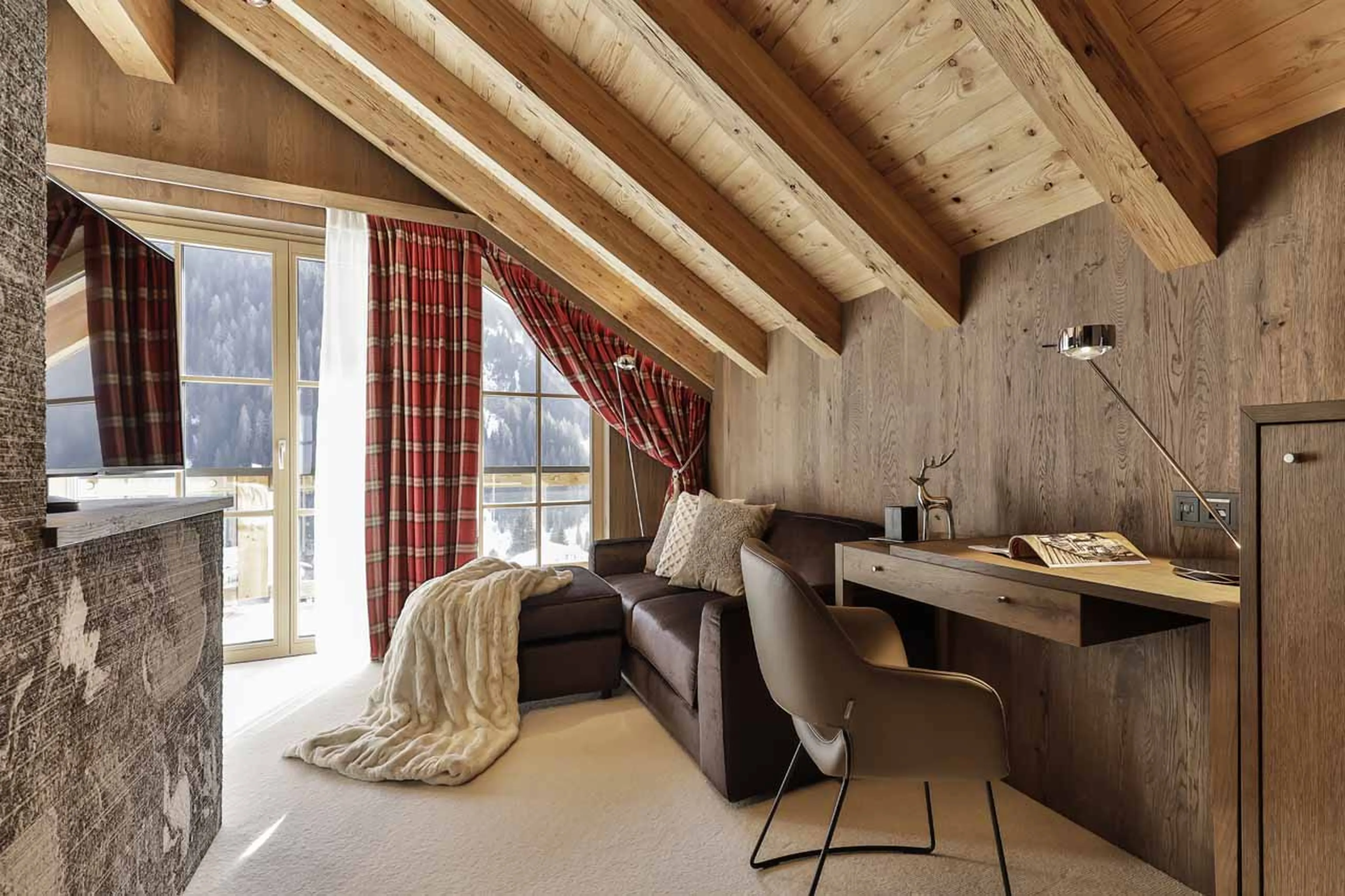 Sofa and desk at Chalet Lena in St Anton