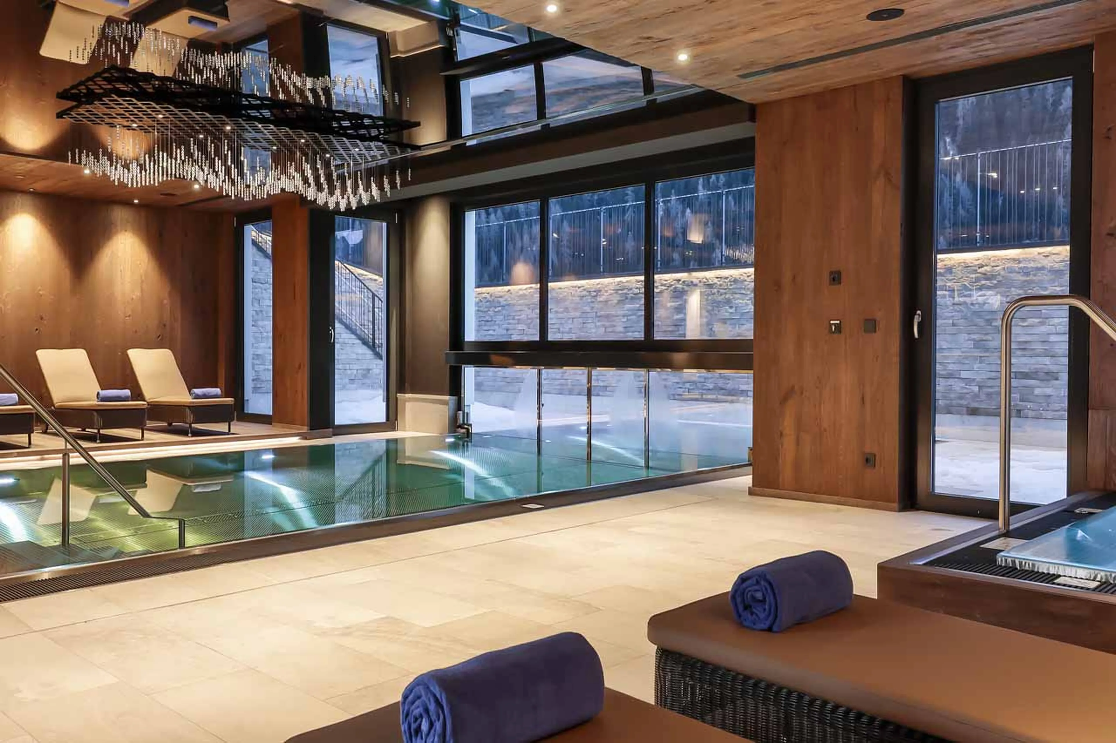 Indoor-outdoor pool at Chalet Lena in St Anton