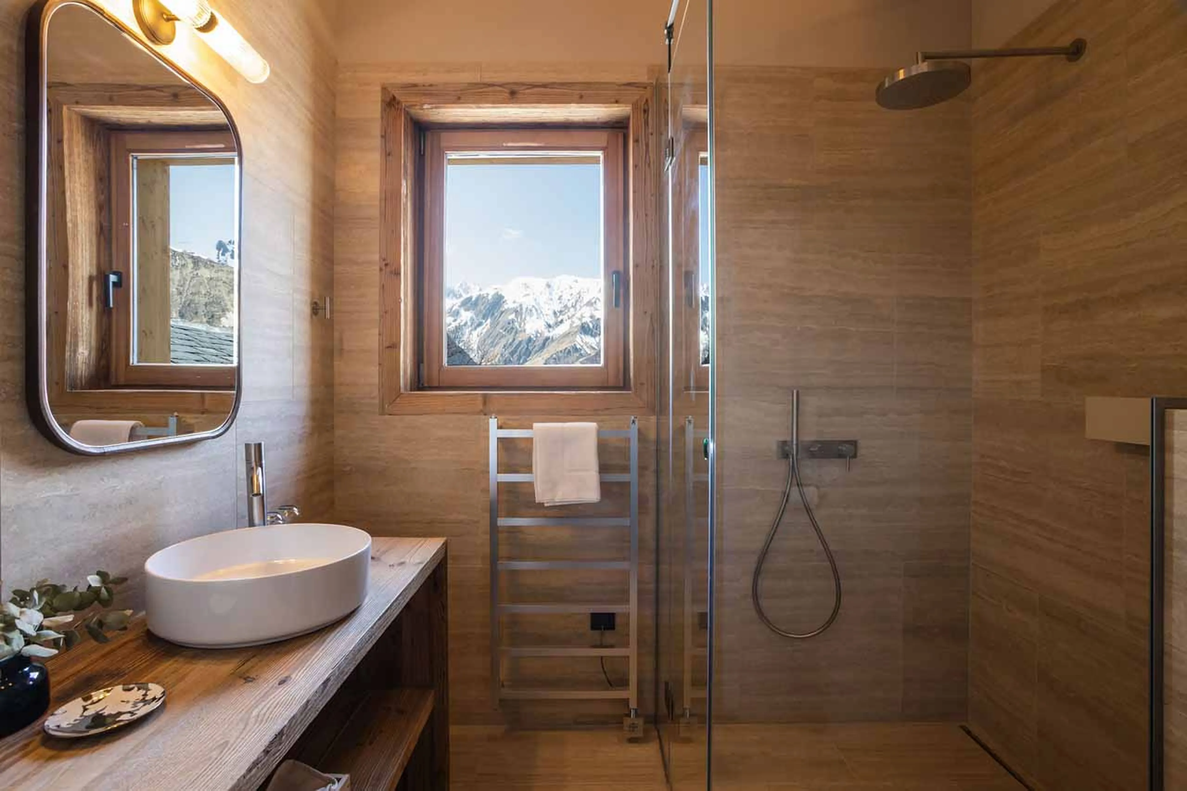 Bedroom 3 en-suite at Chalet Lenafaju in St Martin de Belleville