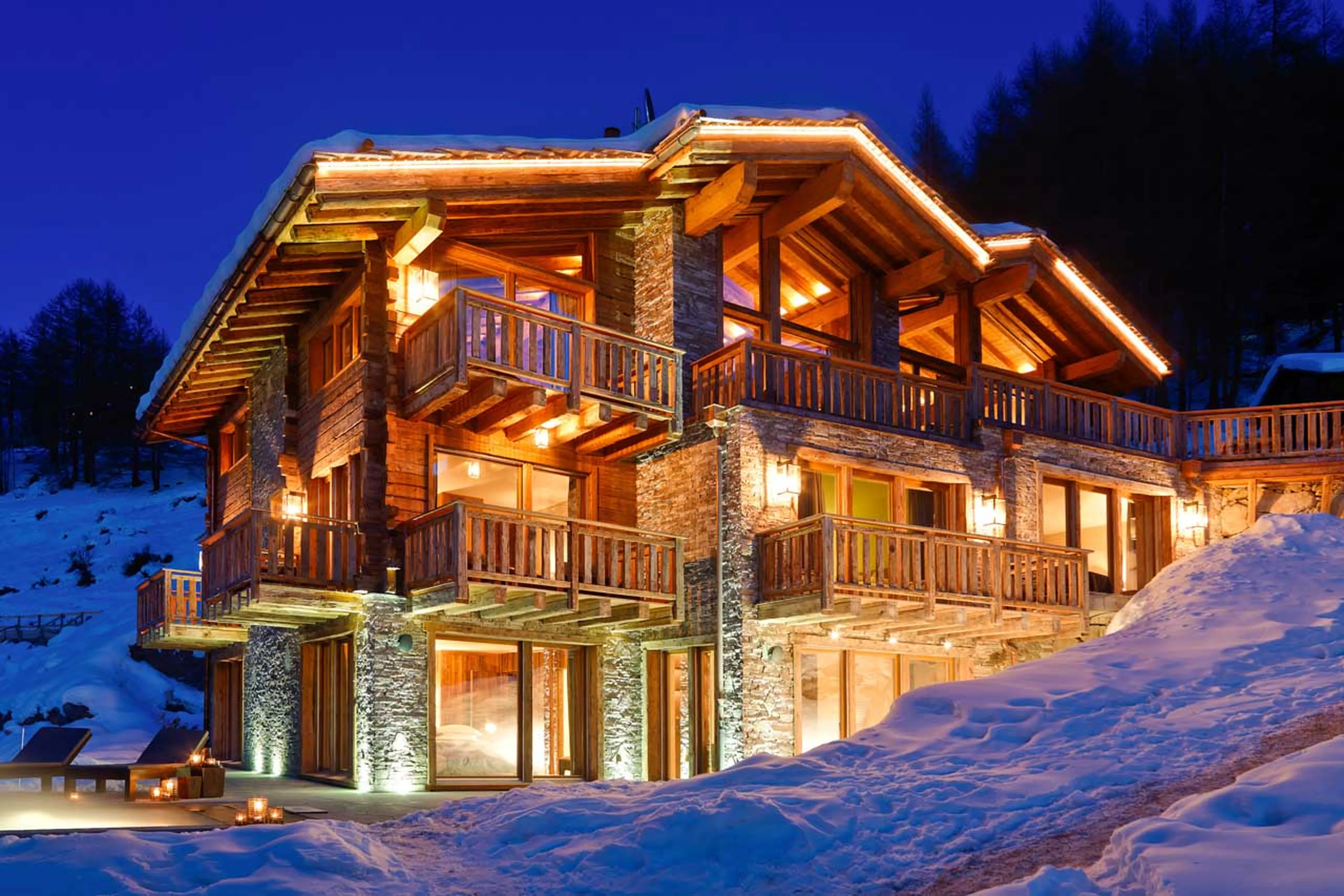 Exterior of Chalet Les Anges in Zermatt at night