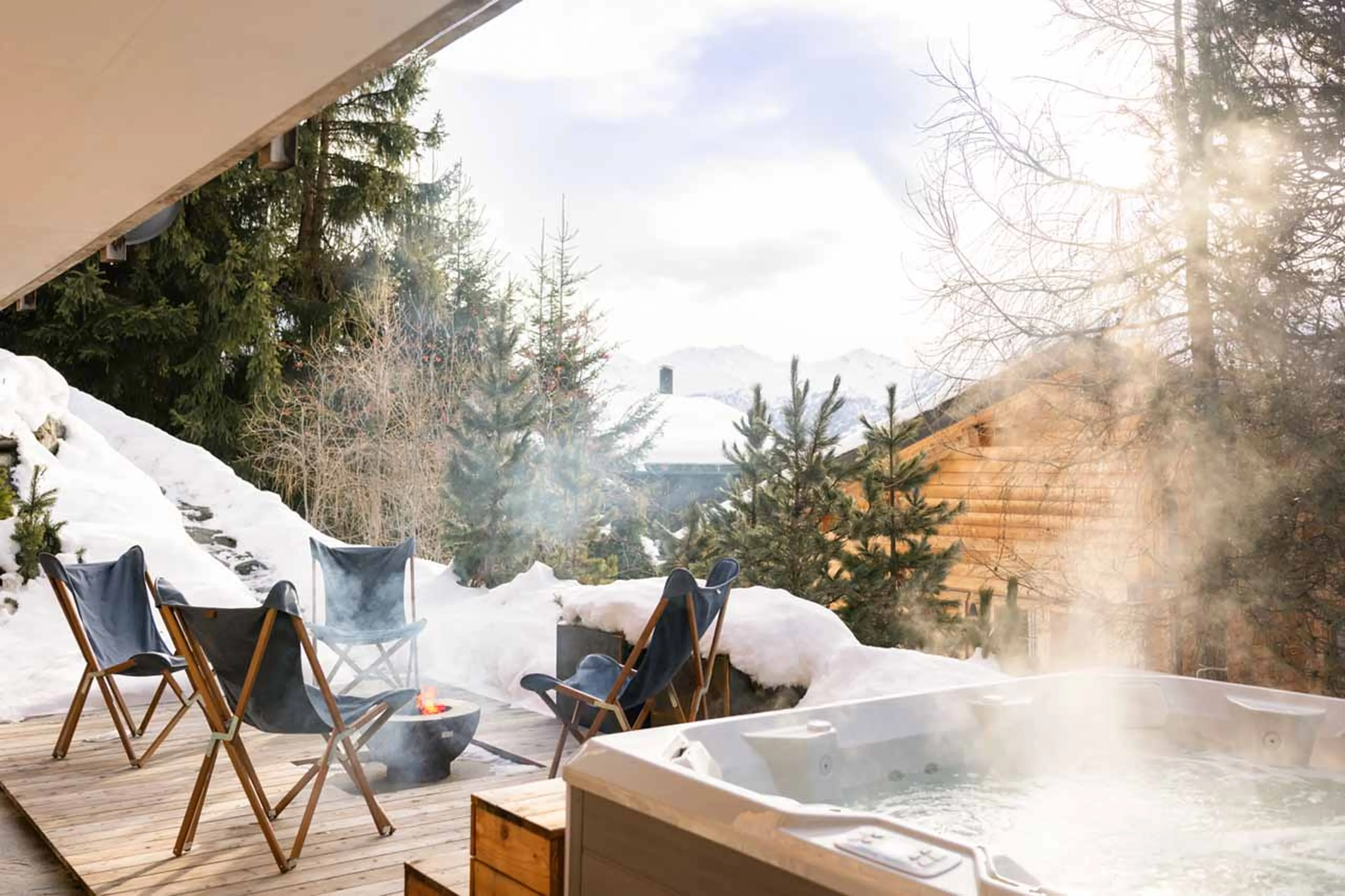 Outdoor hot tub at Chalet Les Attelas in Verbier