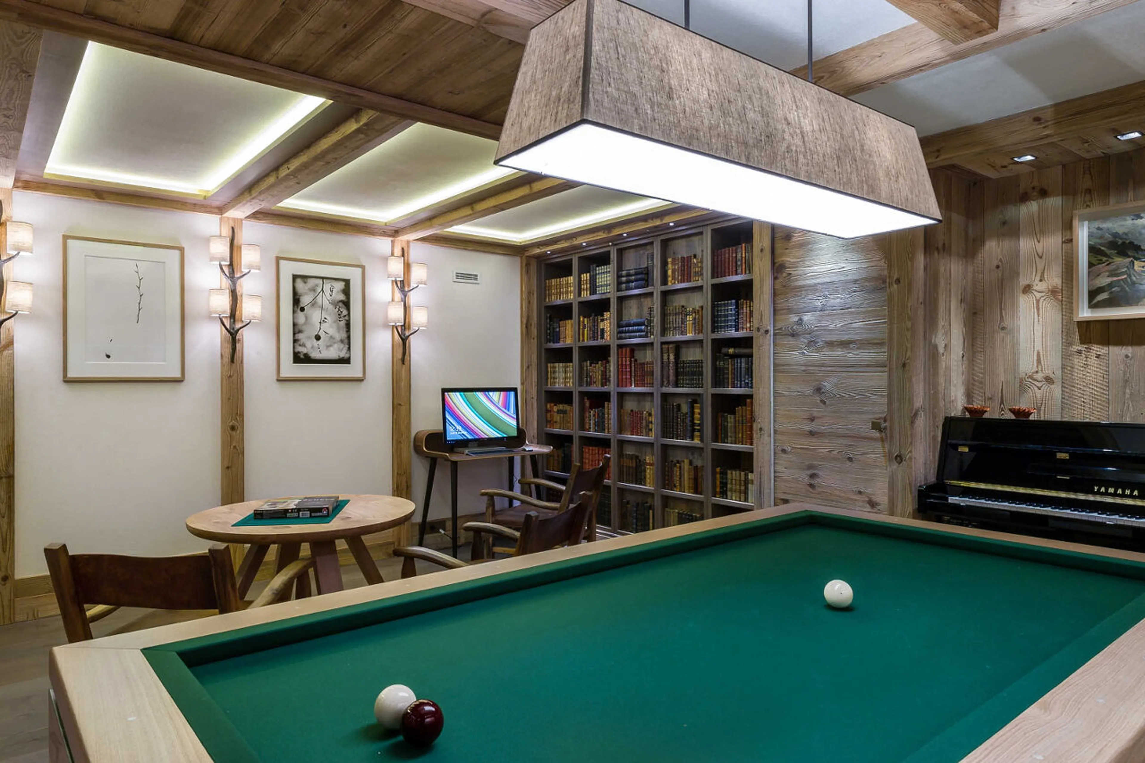 Pool table in games room of Chalet Les Bastidons  in Courchevel 1850