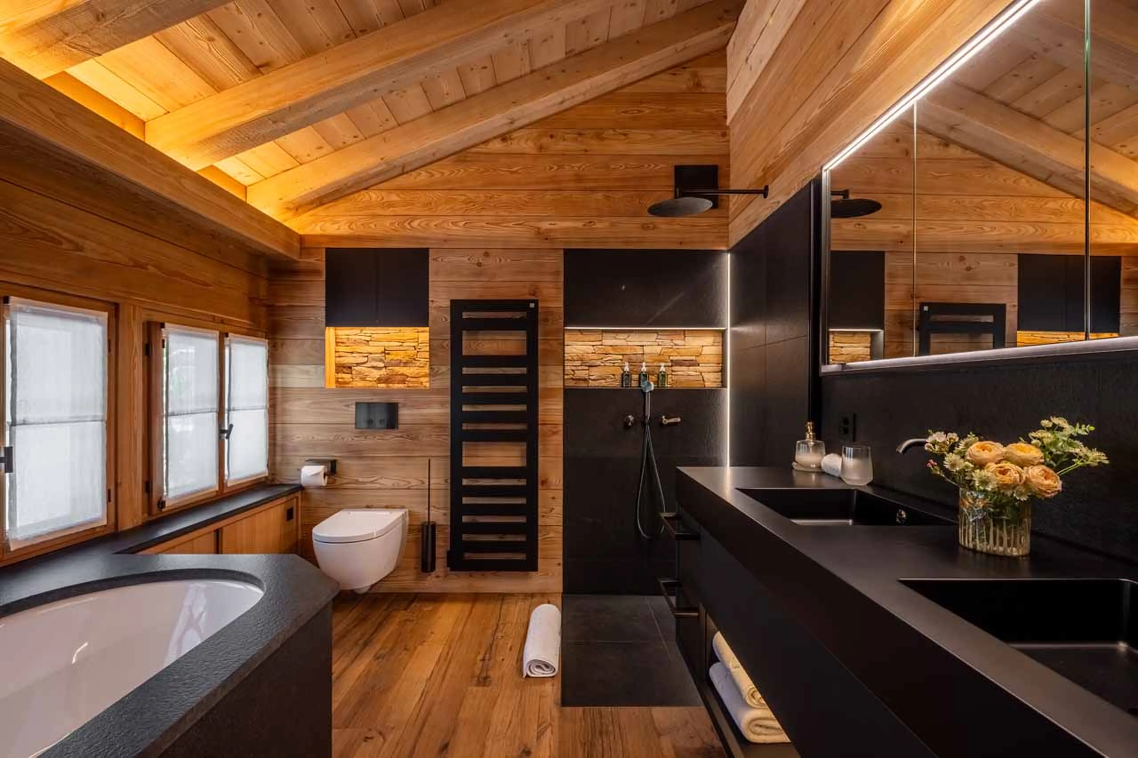Bedroom 1 en-suite at Chalet Les Etoiles d'Amon in Verbier