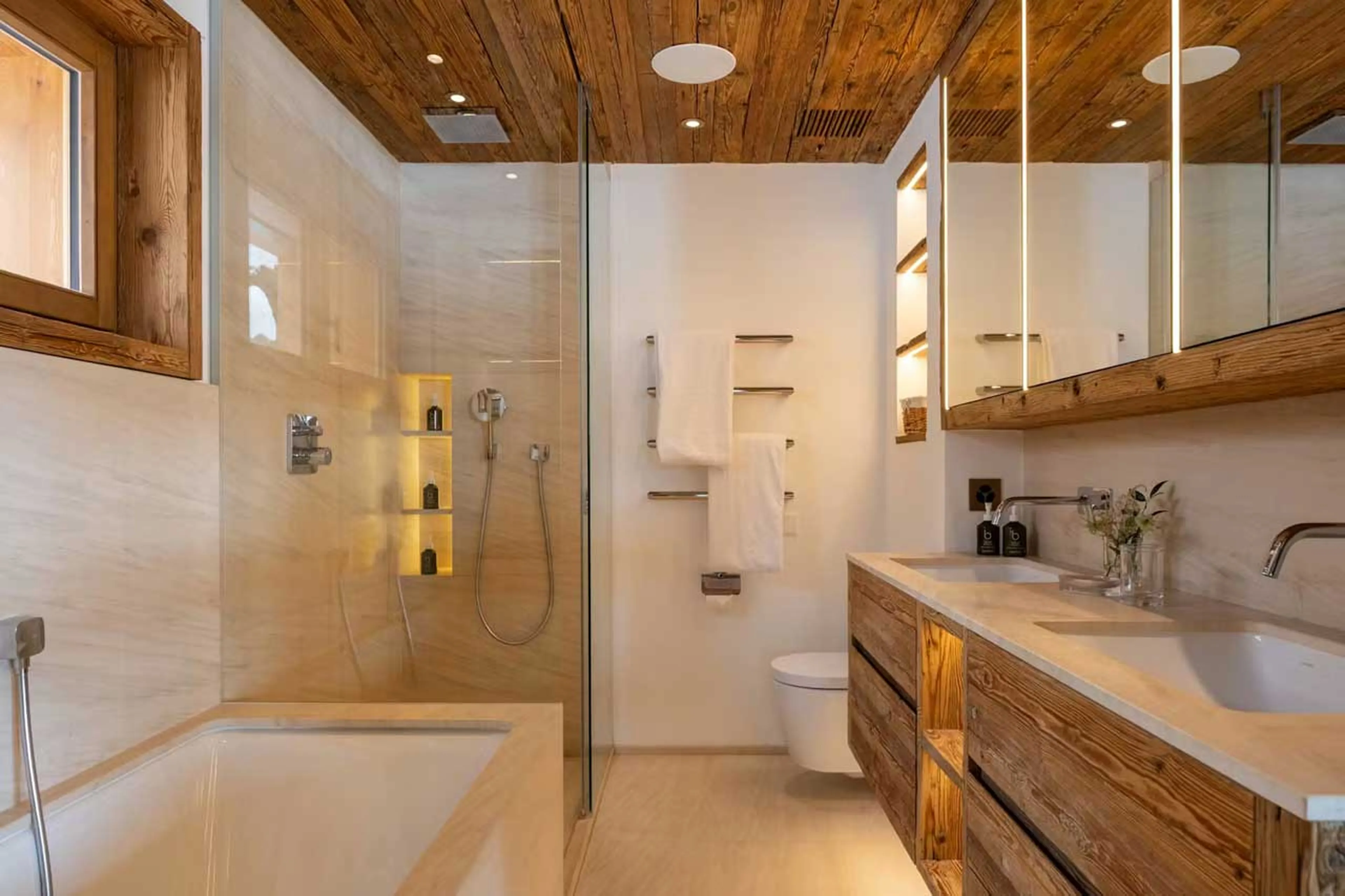 En-suite bathroom at Chalet Les Etrennes in Verbier