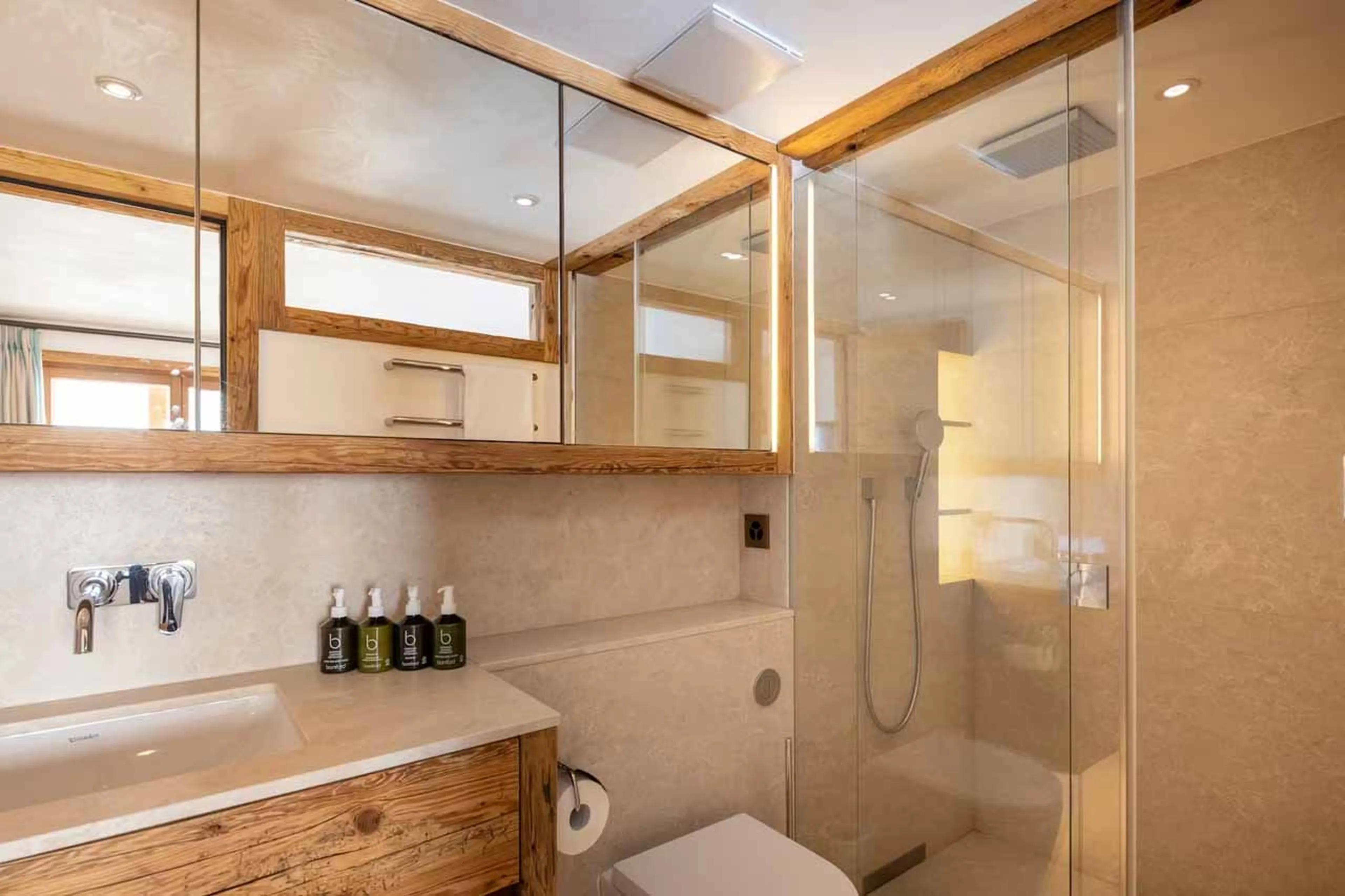 En-suite shower room six at Chalet Les Etrennes in Verbier