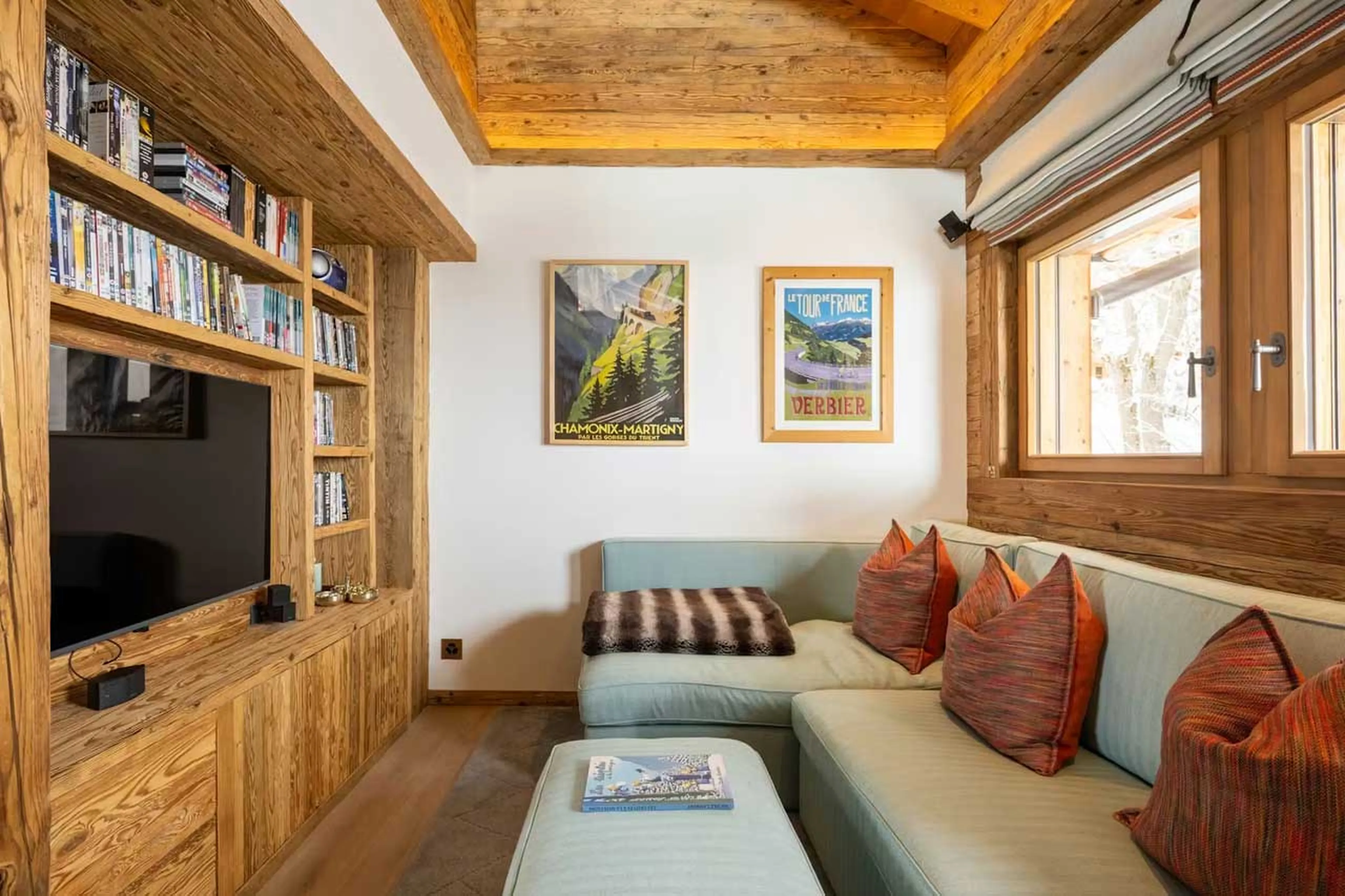 TV room at Chalet Les Etrennes in Verbier
