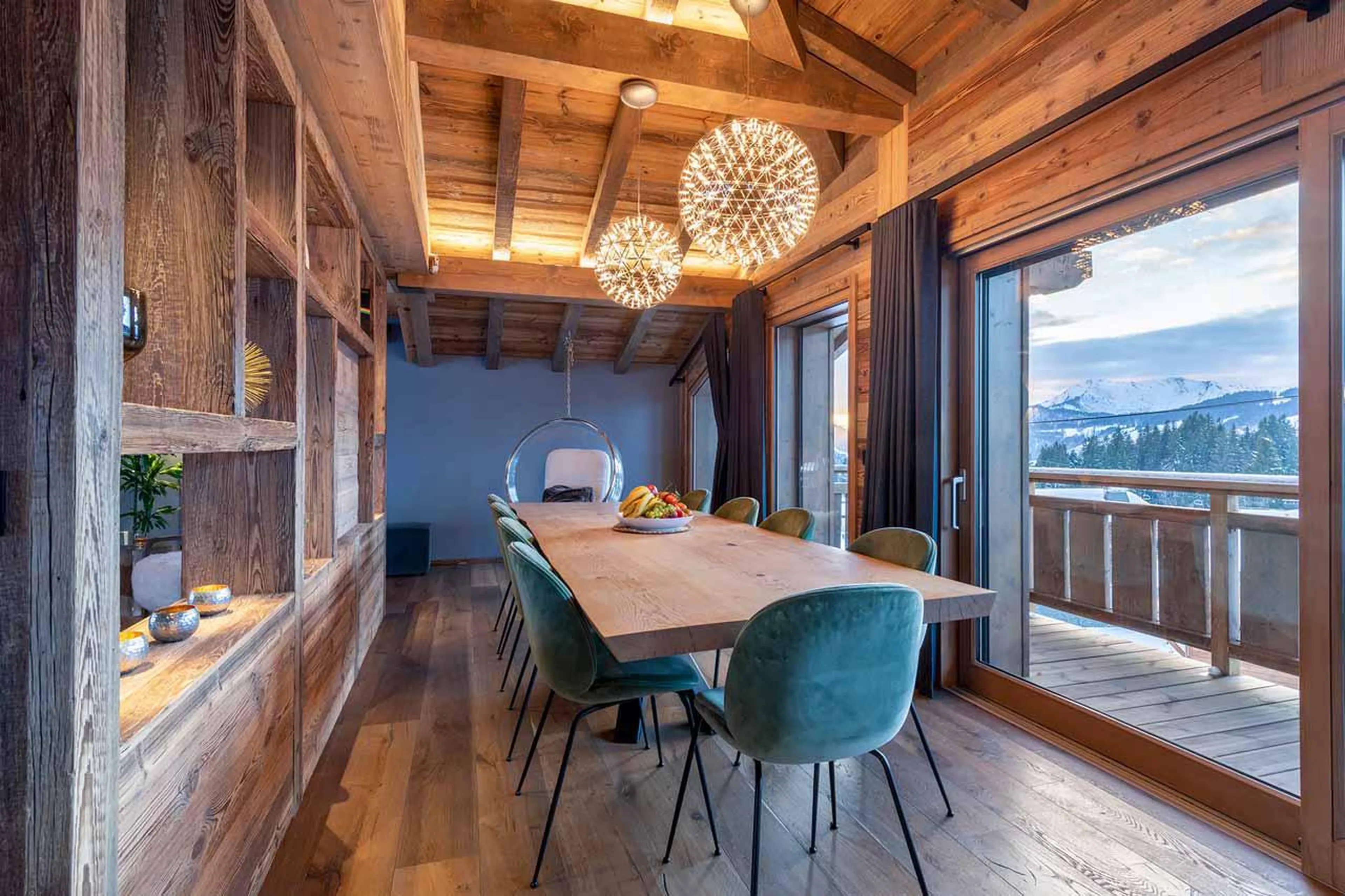 Dining table at Chalet les Sapins in Les Gets