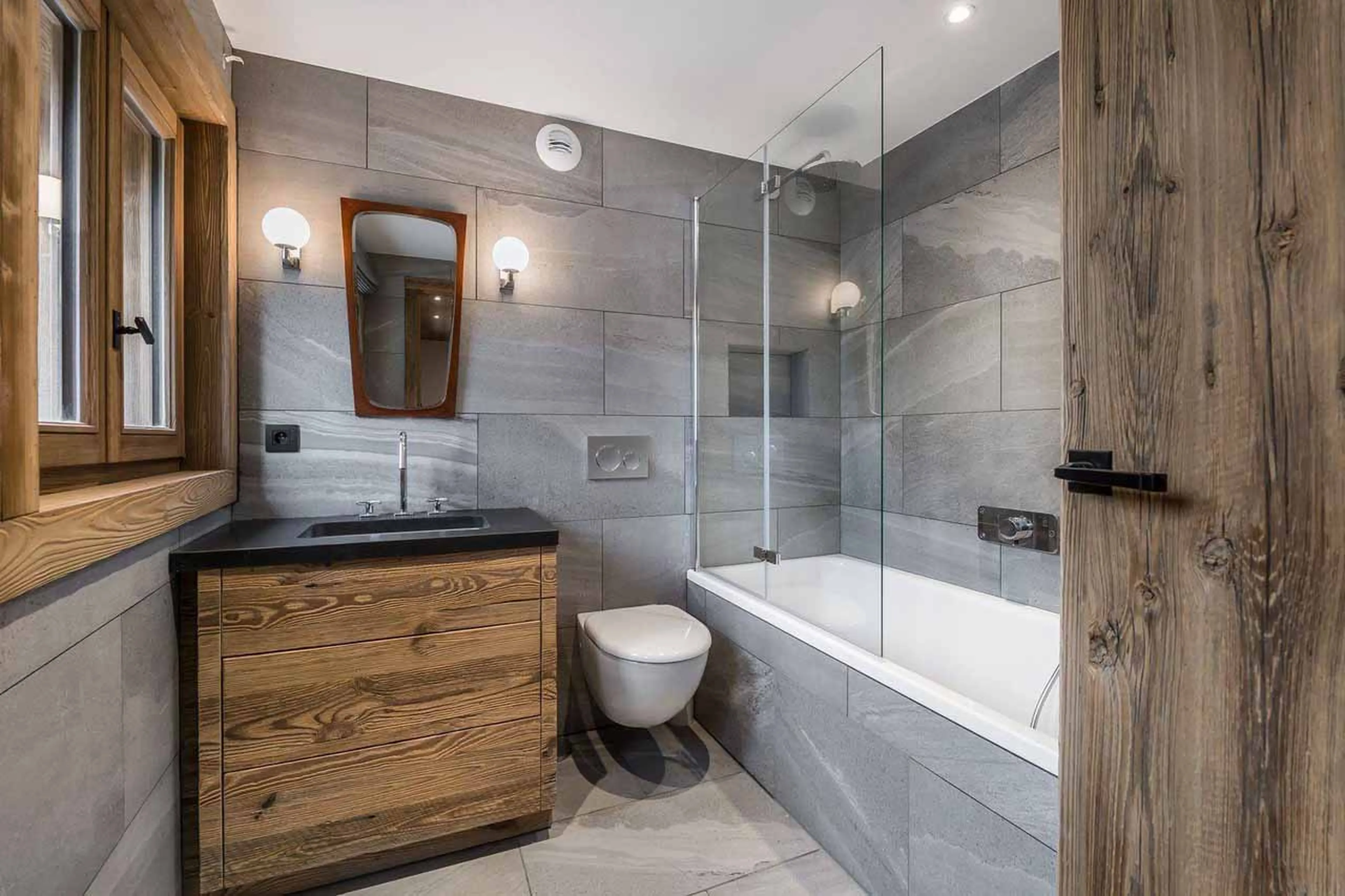 Bathroom three at Chalet Les Voutes in Meribel