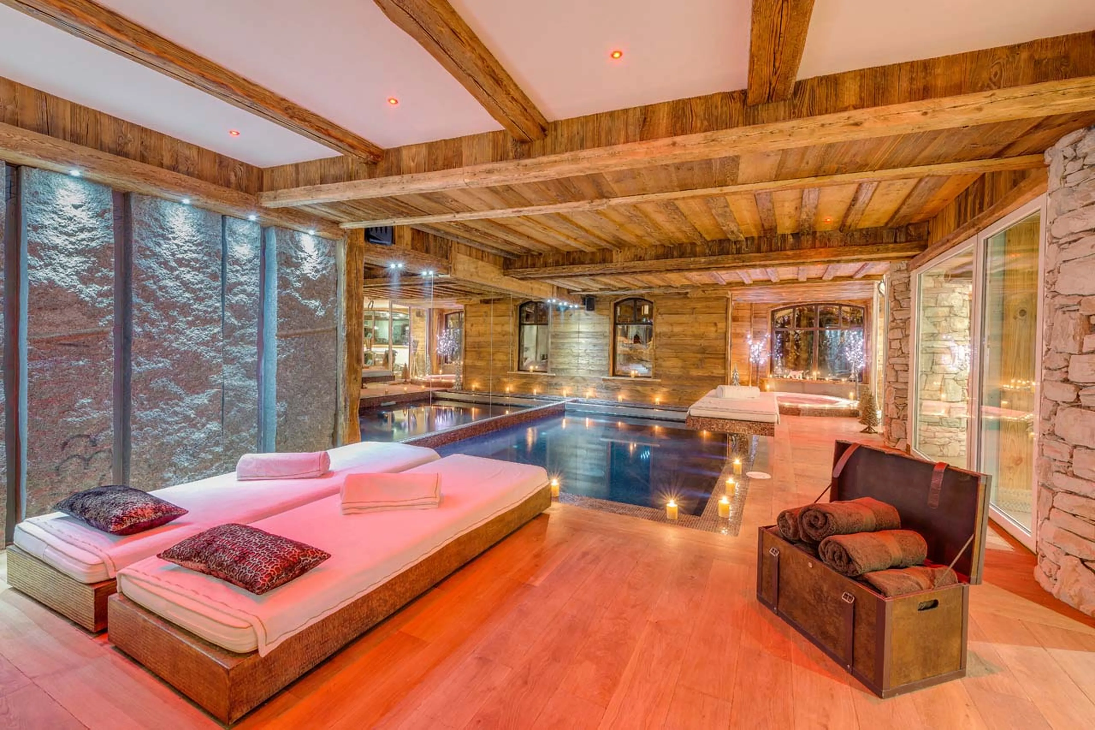 Relax completely in the indoor heated swimming pool of Chalet Lhotse in Val d’ Isere
