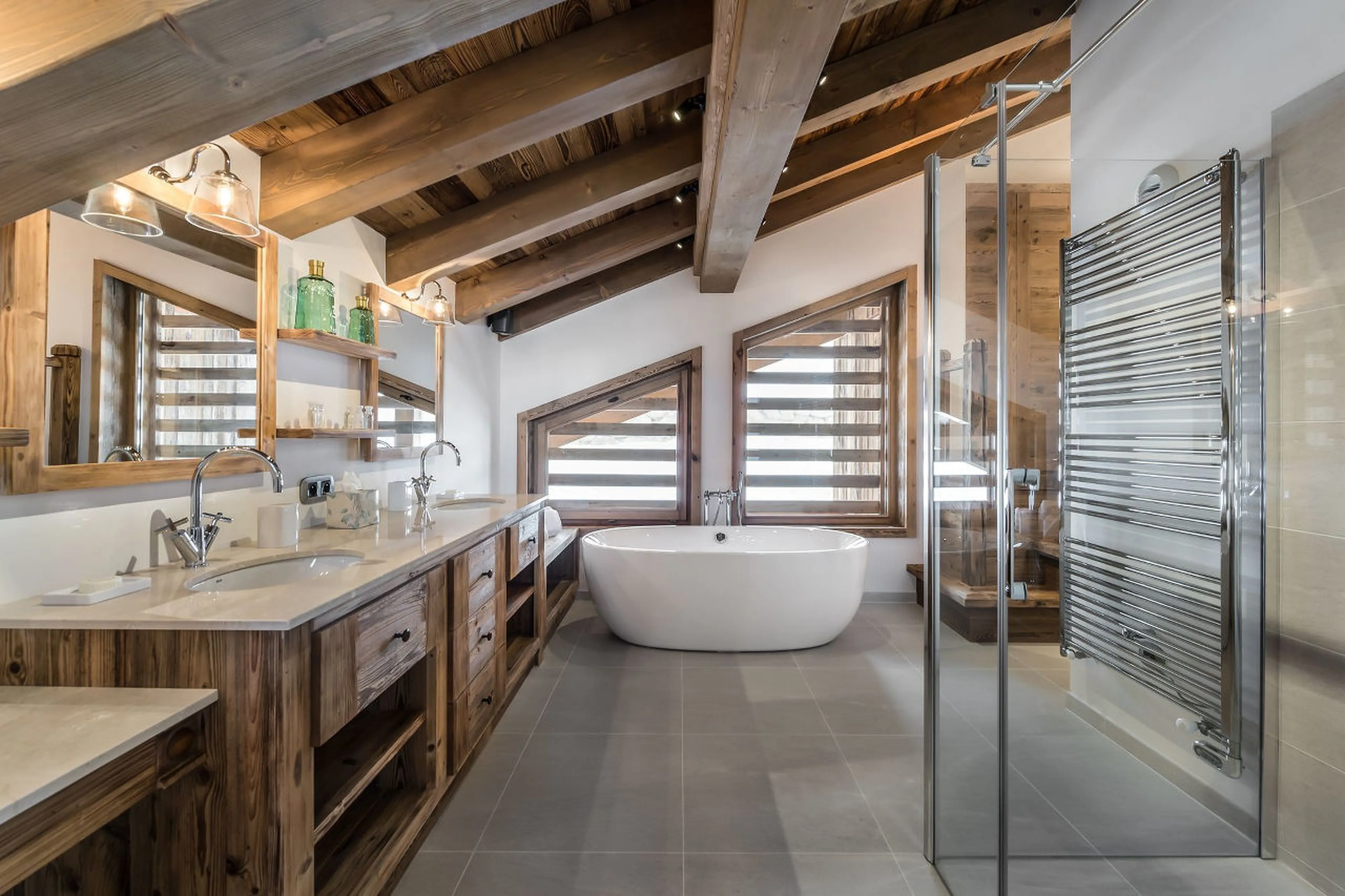 En-suite master bathroom with free-standing bath in Chalet Libellule in Courchevel 1650