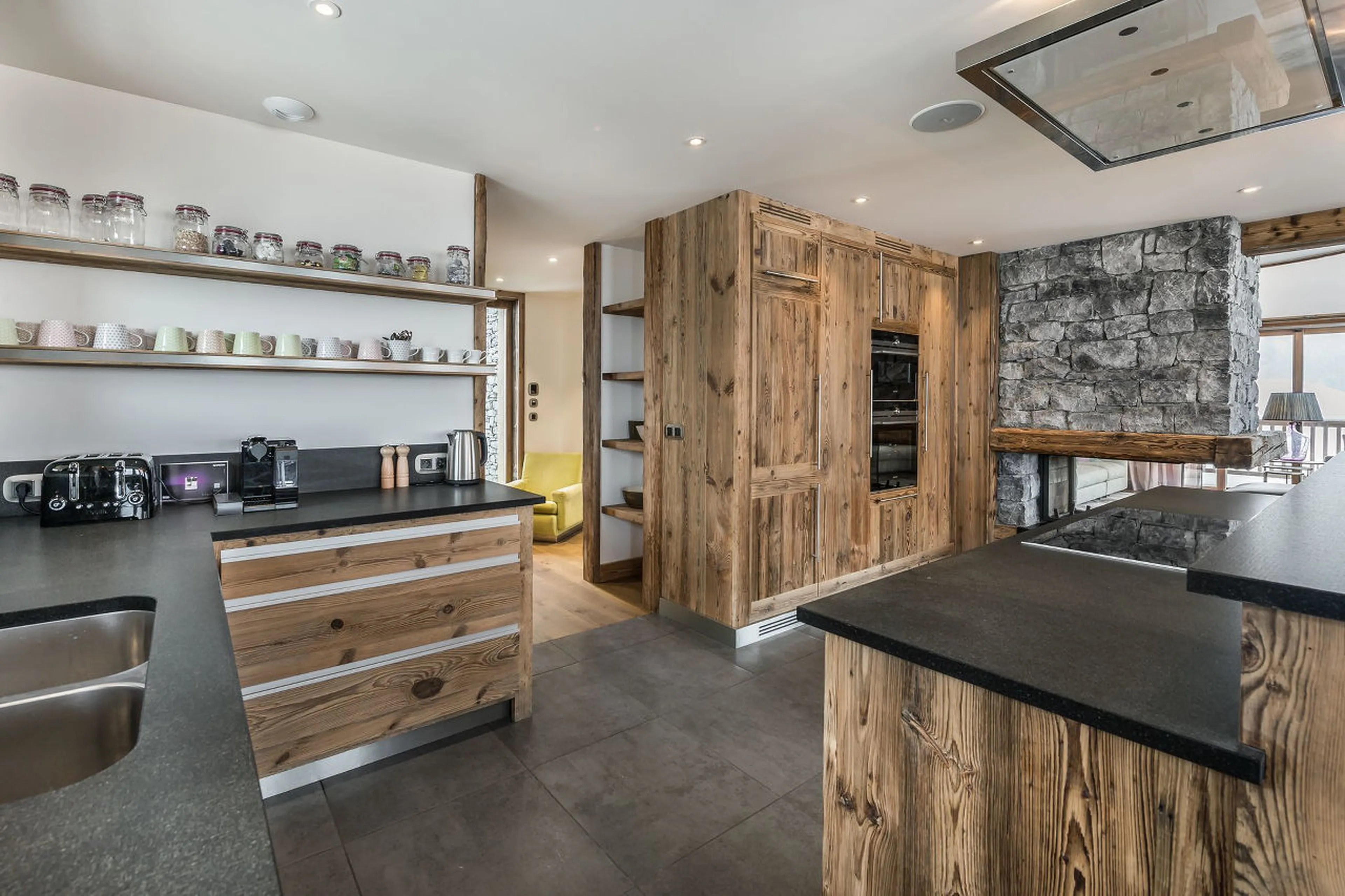 Fully equipped contemporary kitchen in Chalet Libellule in Courchevel 1650