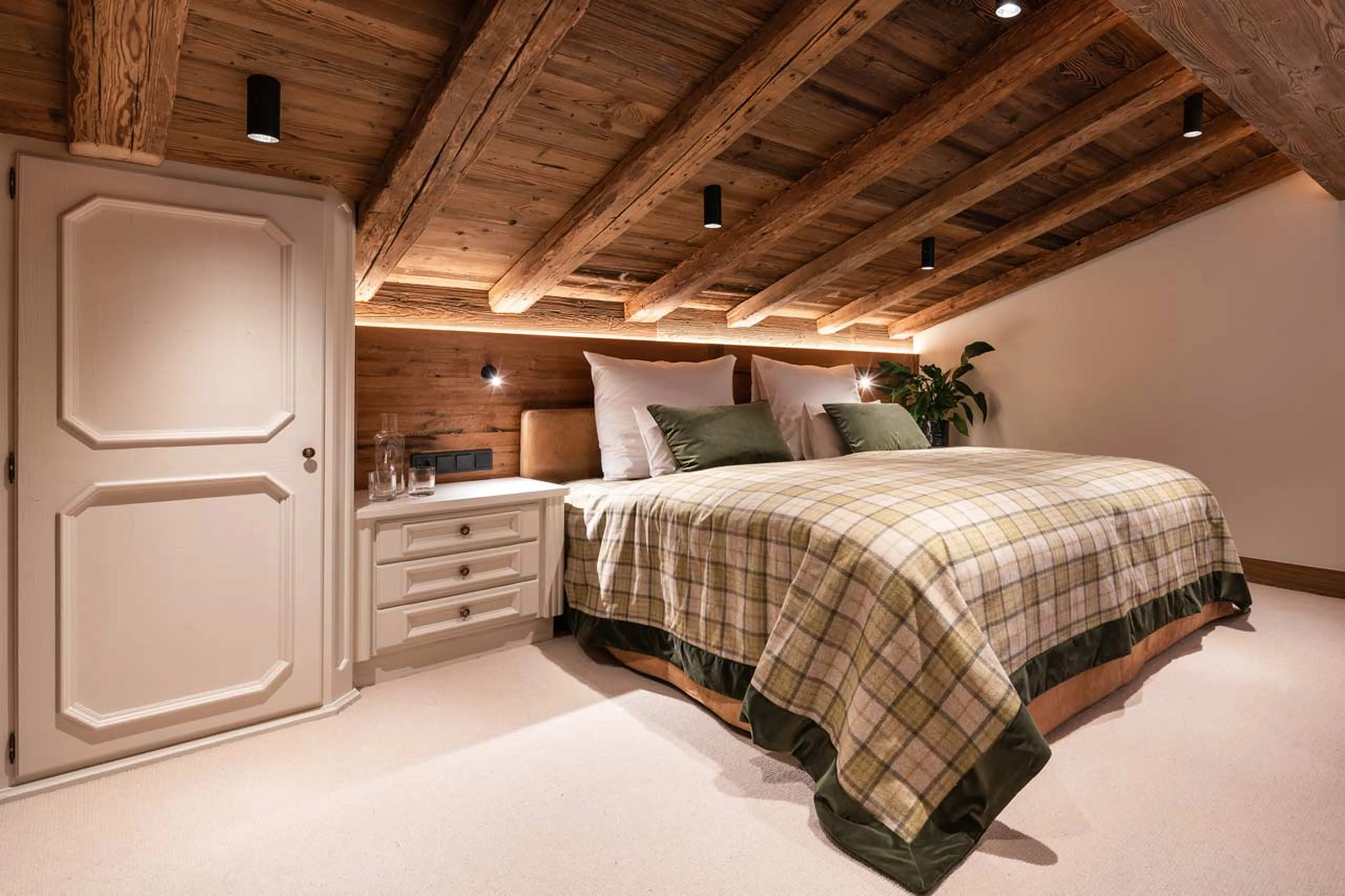 Bedroom seven at Chalet Lilly in Zug
