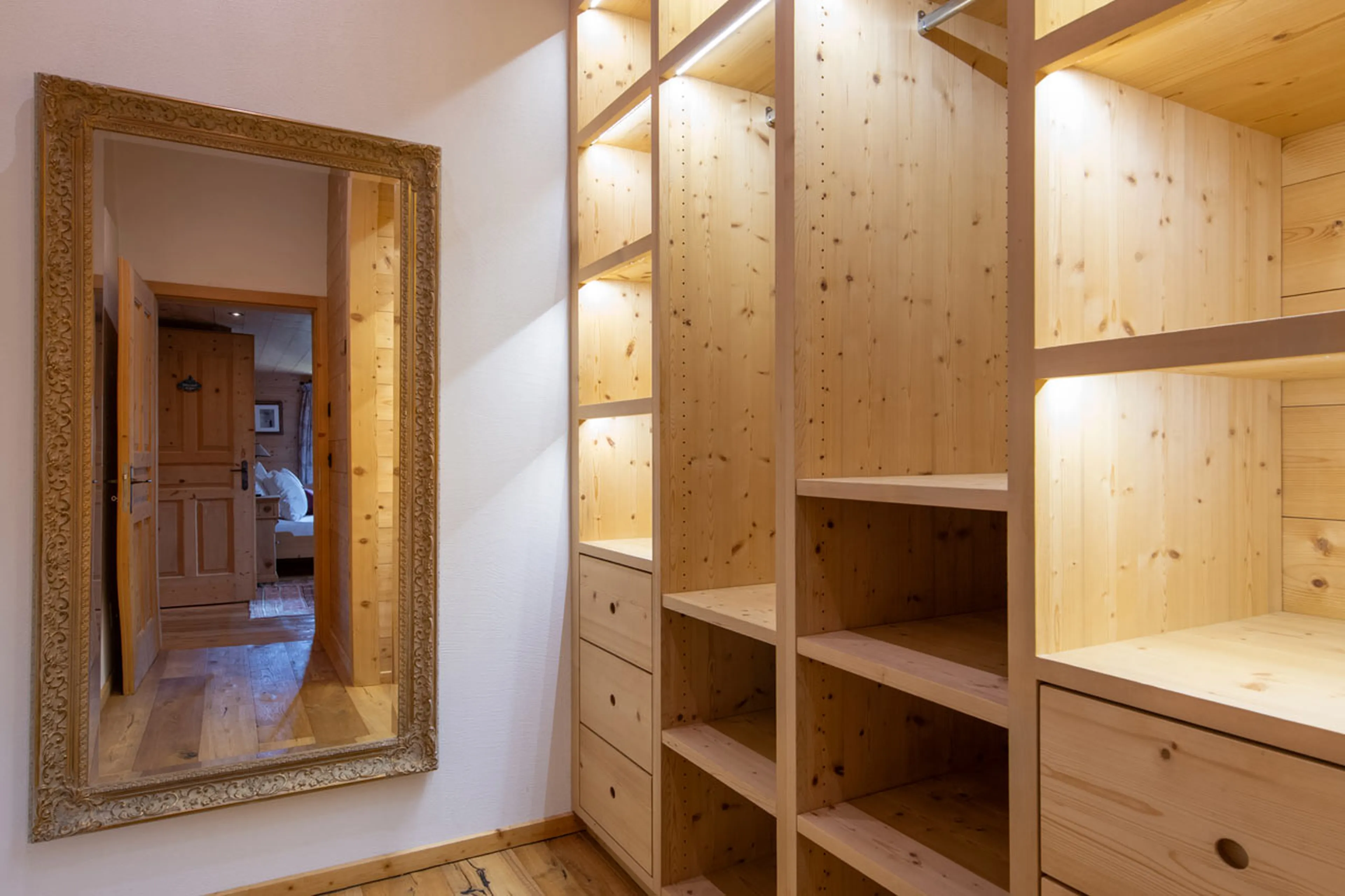 Dressing room at Chalet Leugisland in Klosters