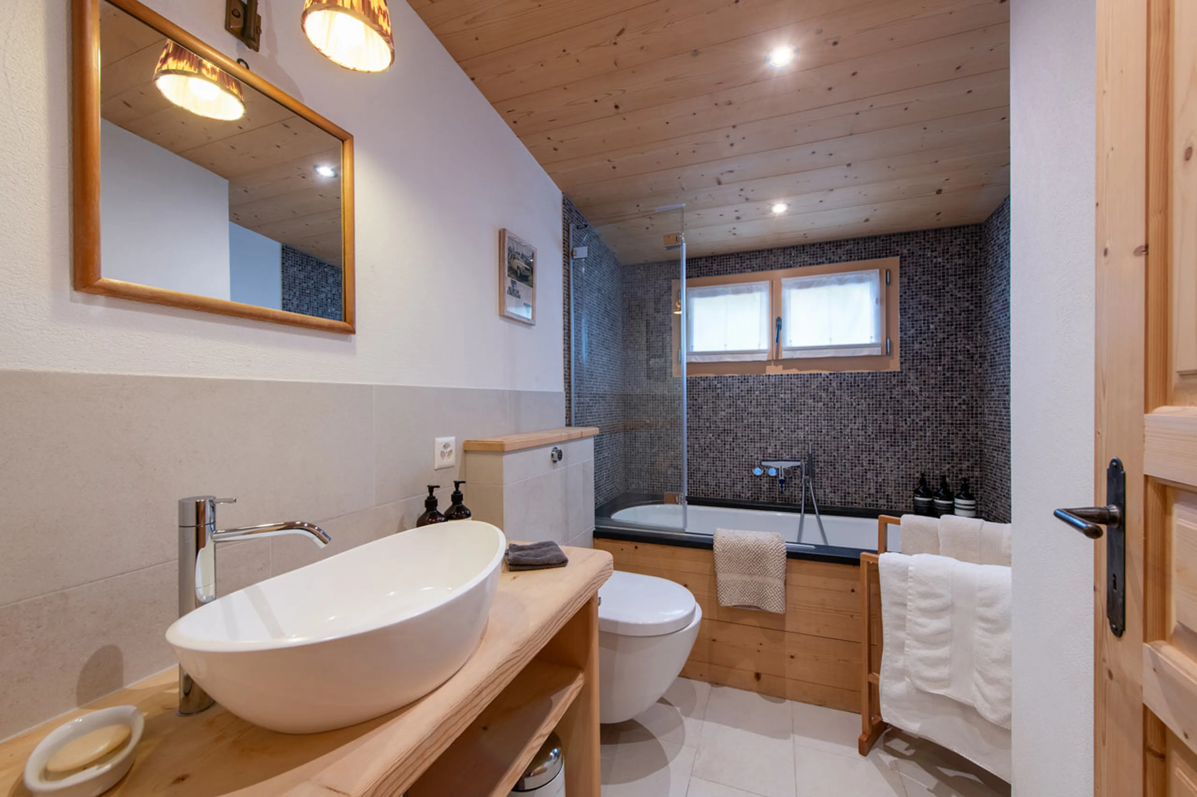 Bathroom three at Chalet Leugisland in Klosters