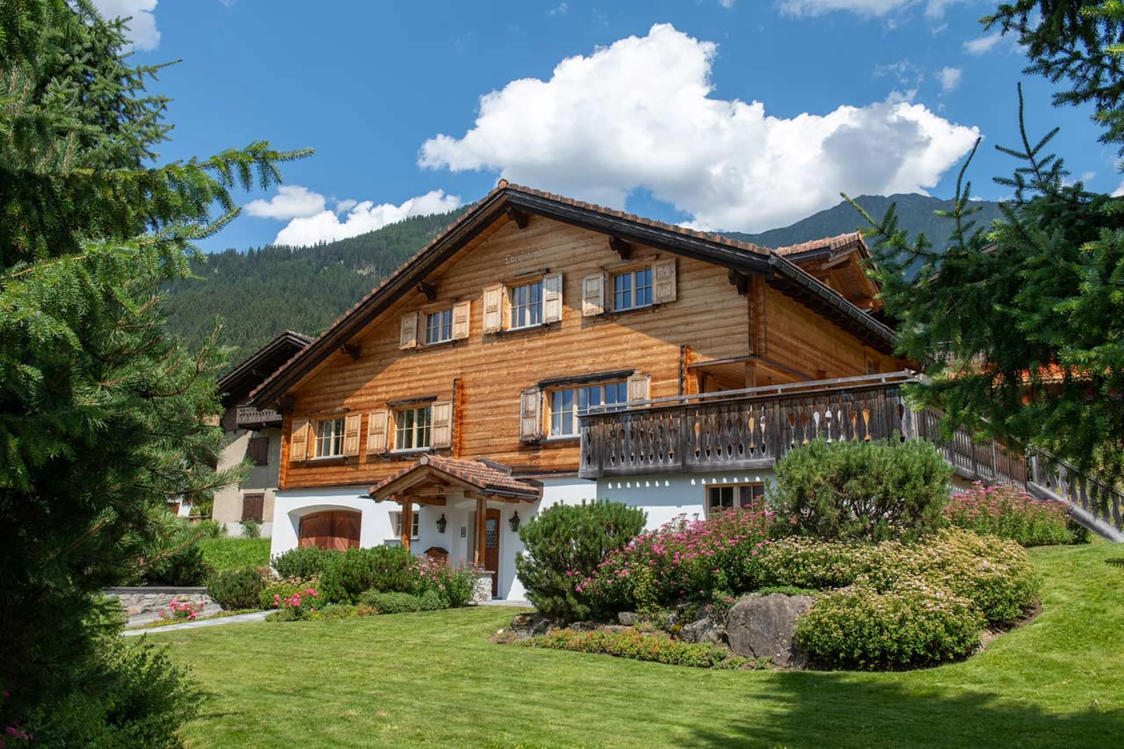 Chalet Luegisland in Klosters is surrounded by a large and lovely garden