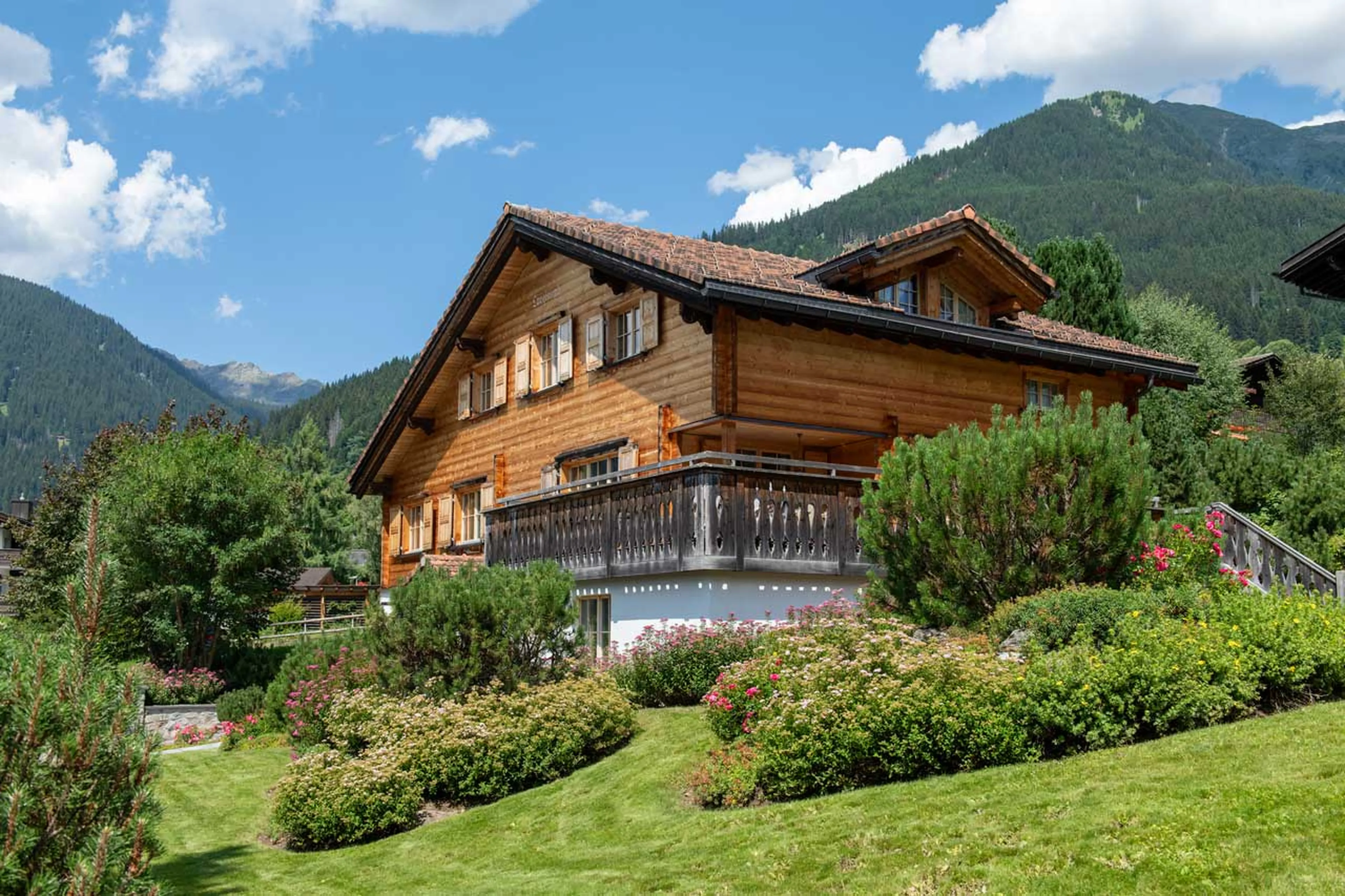 Garden of Chalet Leugisland in Klosters
