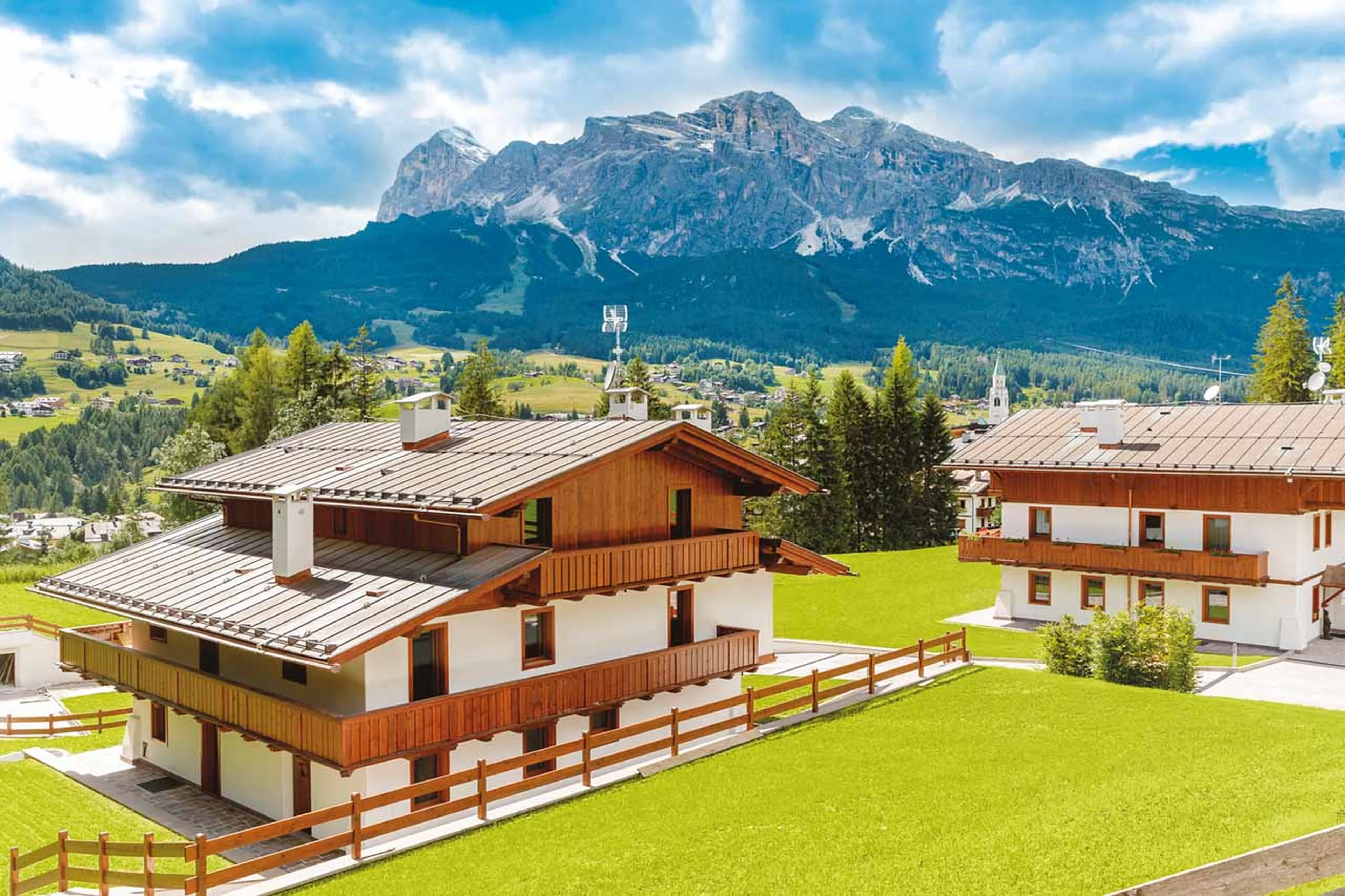 Exterior of Chalet LV02 in Cortina in summer