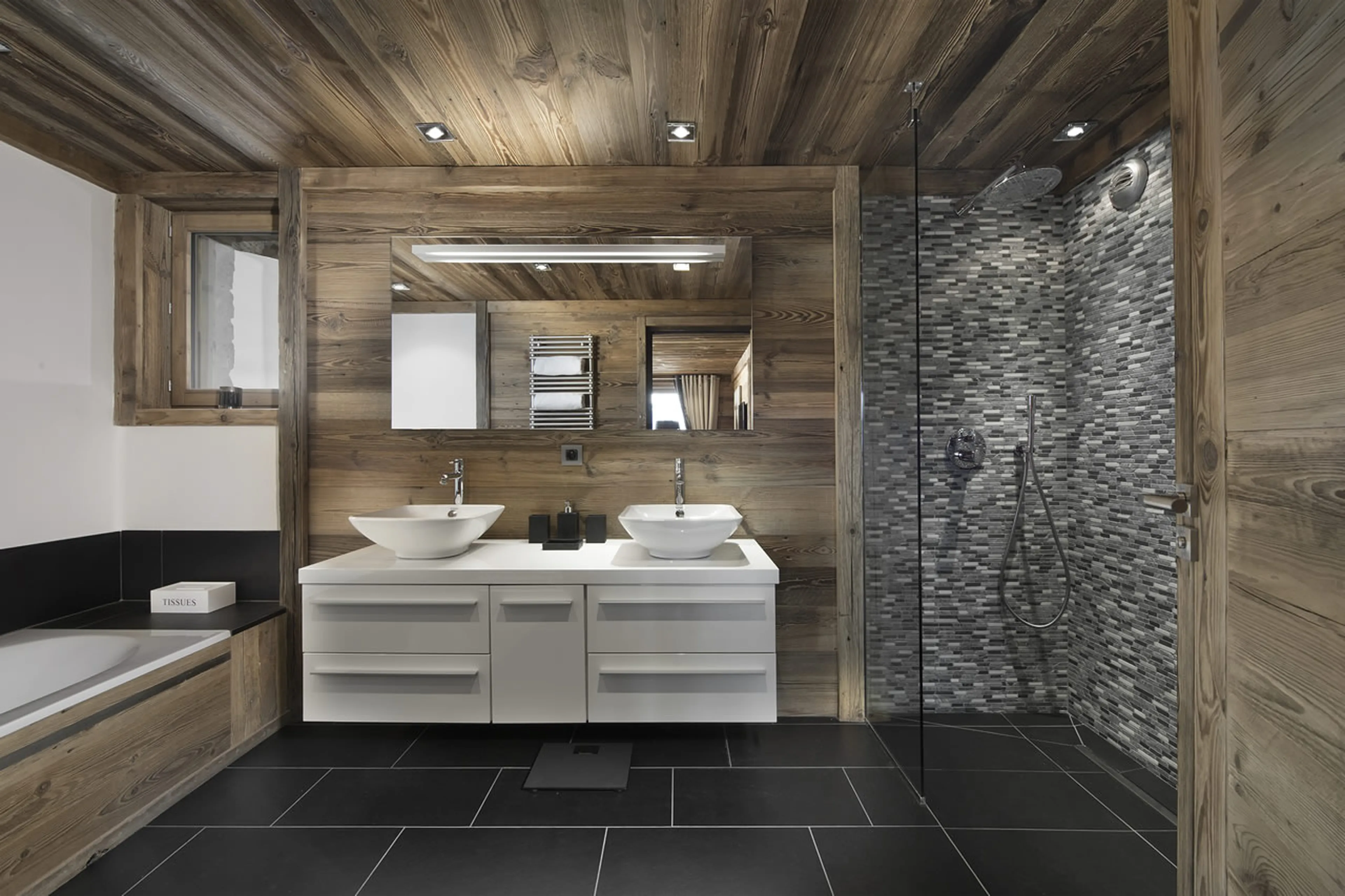 Fully equipped en-suite bathroom of master bedroom in Chalet M in Courchevel 1550