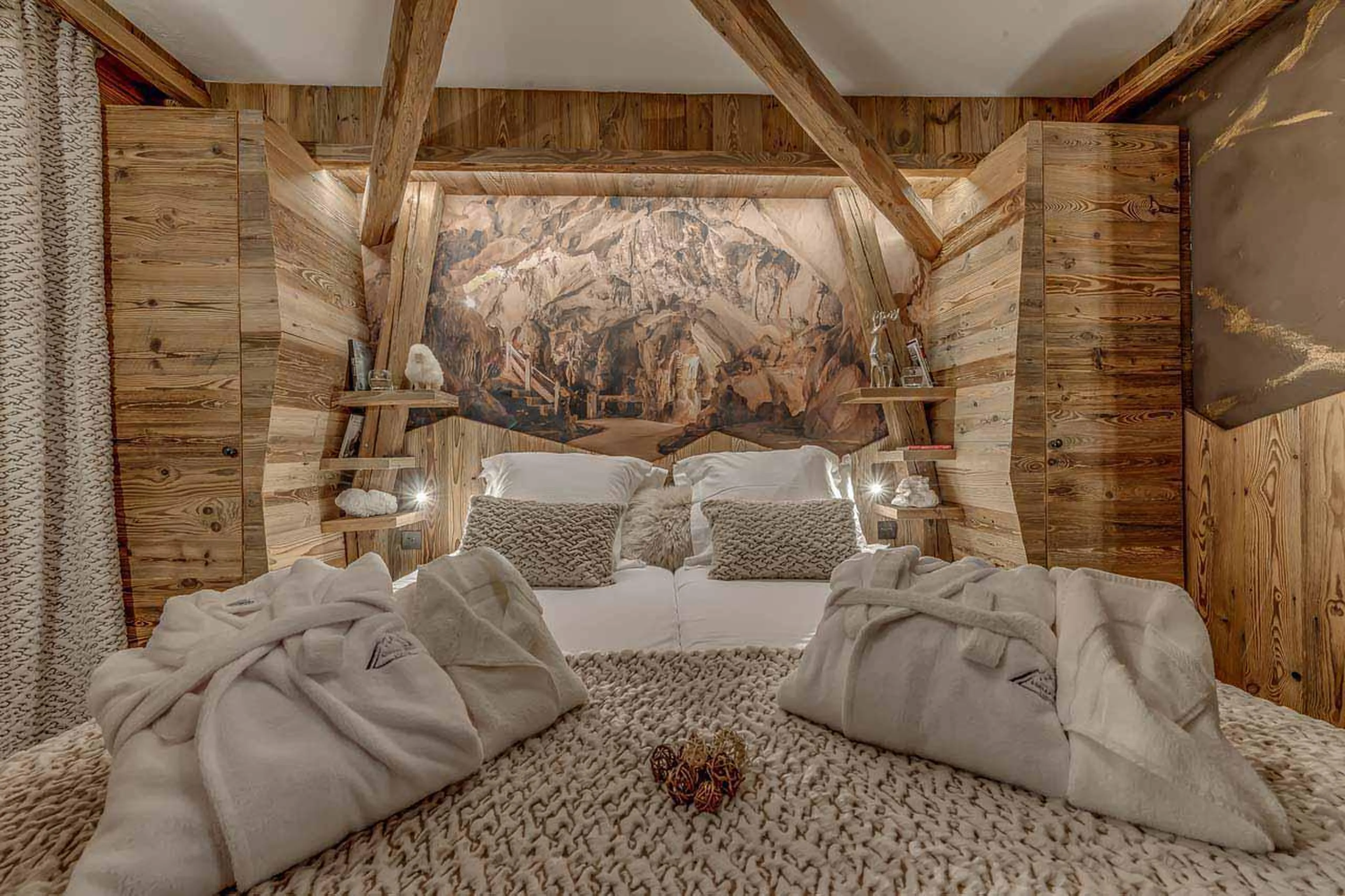 Comfortable bed at Chalet Macha in Tignes