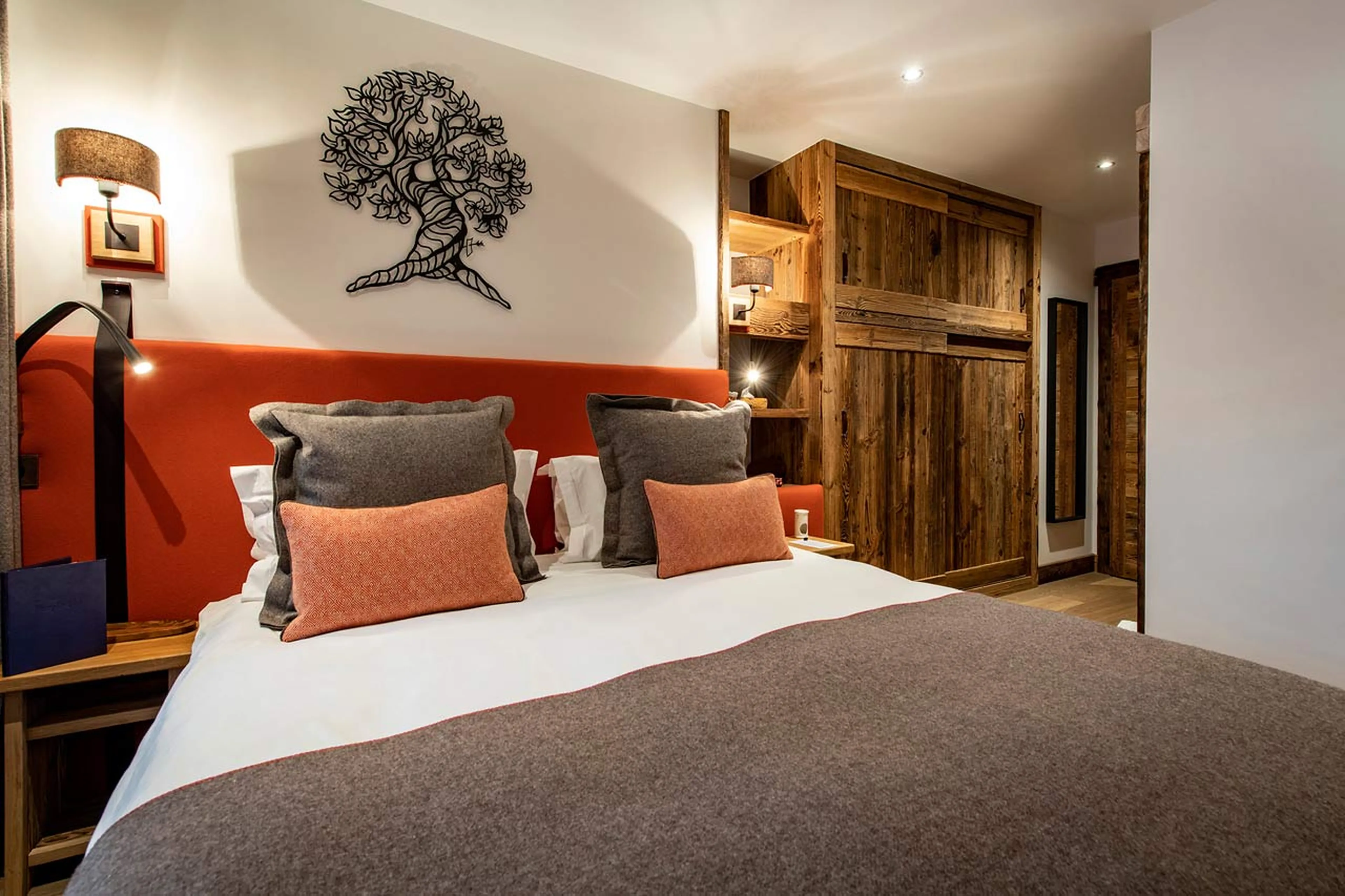 Twin/double bed in bedroom four at Chalet Machapuchare in Val d'Isere