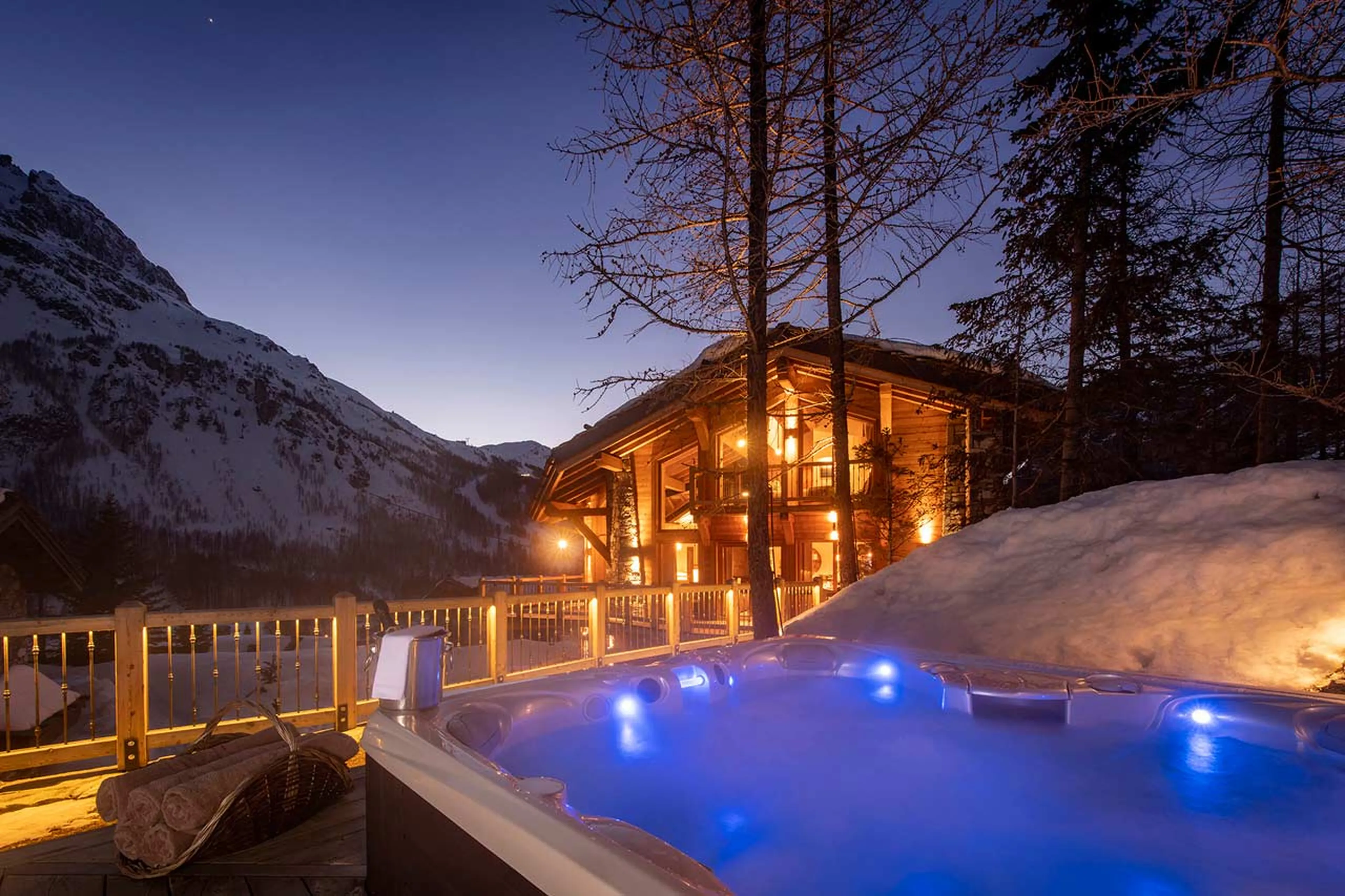 Hot tub at Chalet Machapuchare in Val d'Isere