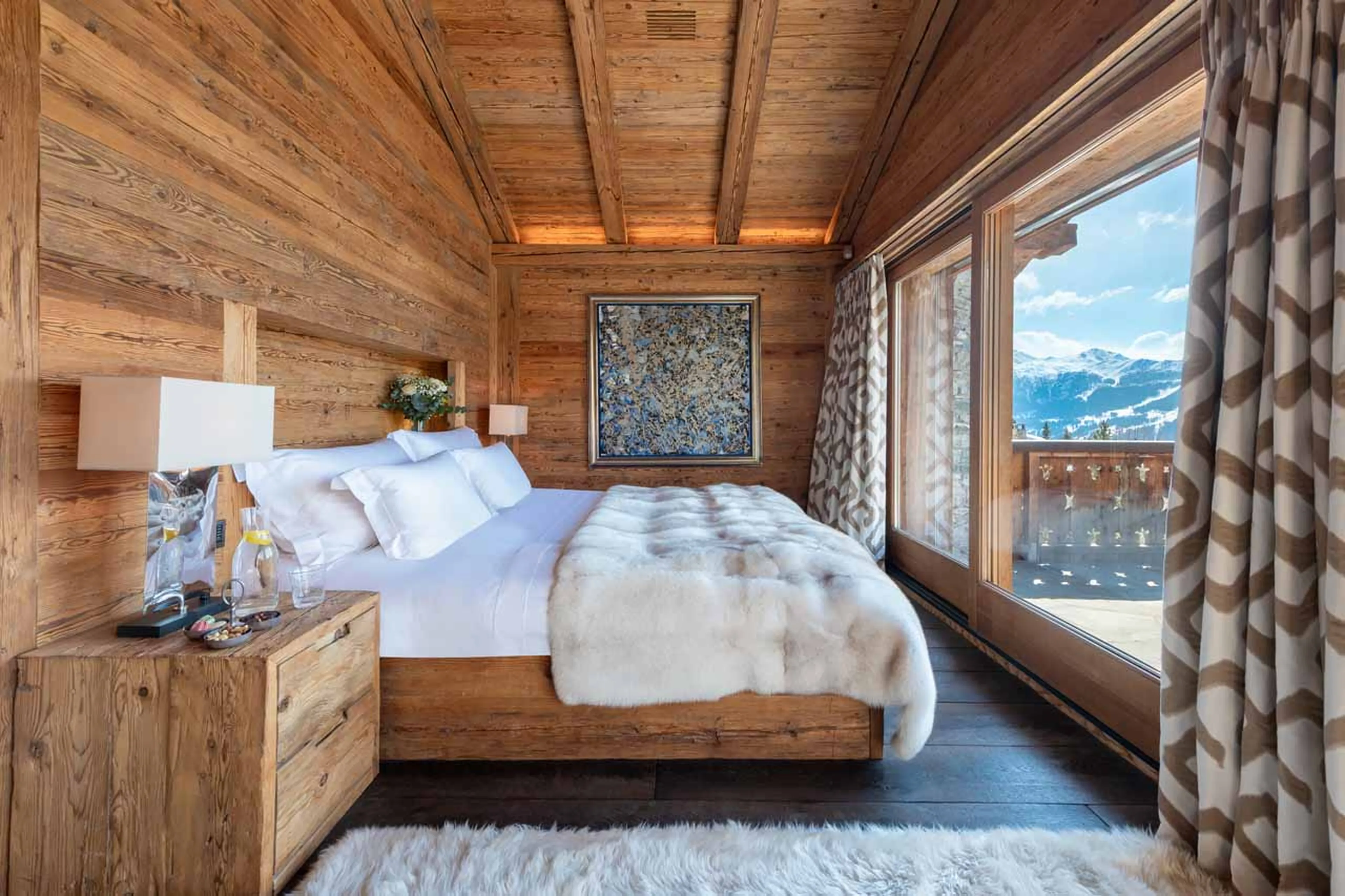 Master bedroom in Chalet Makini in Verbier