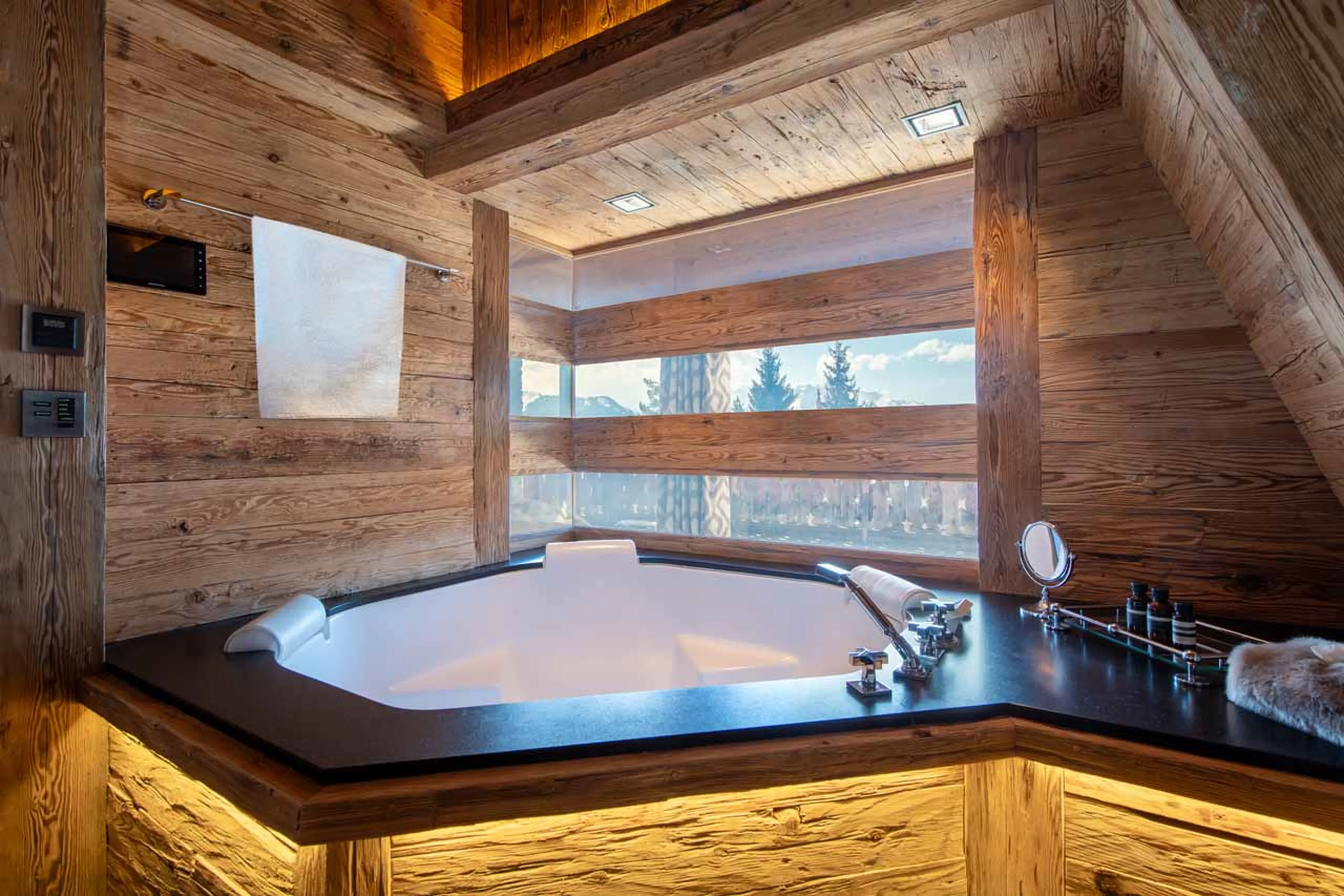 Master bedroom bath tub at Chalet Makini in Verbier