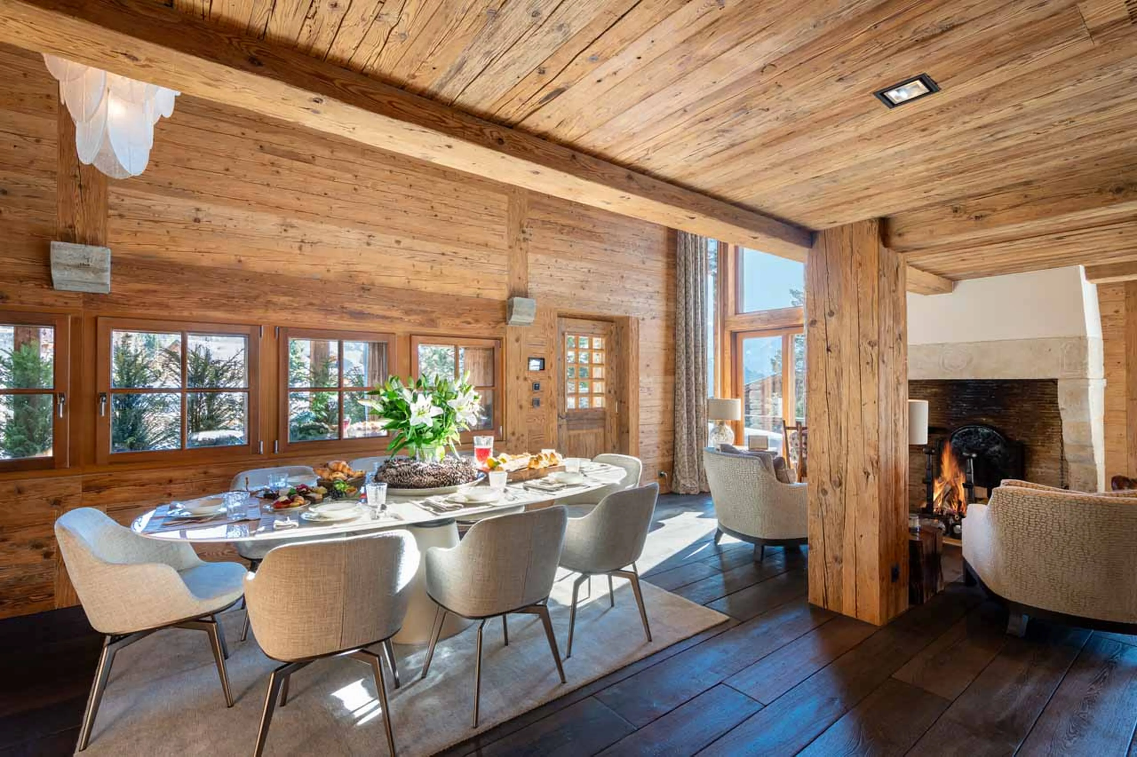 TV lounge in Chalet Makini in Verbier