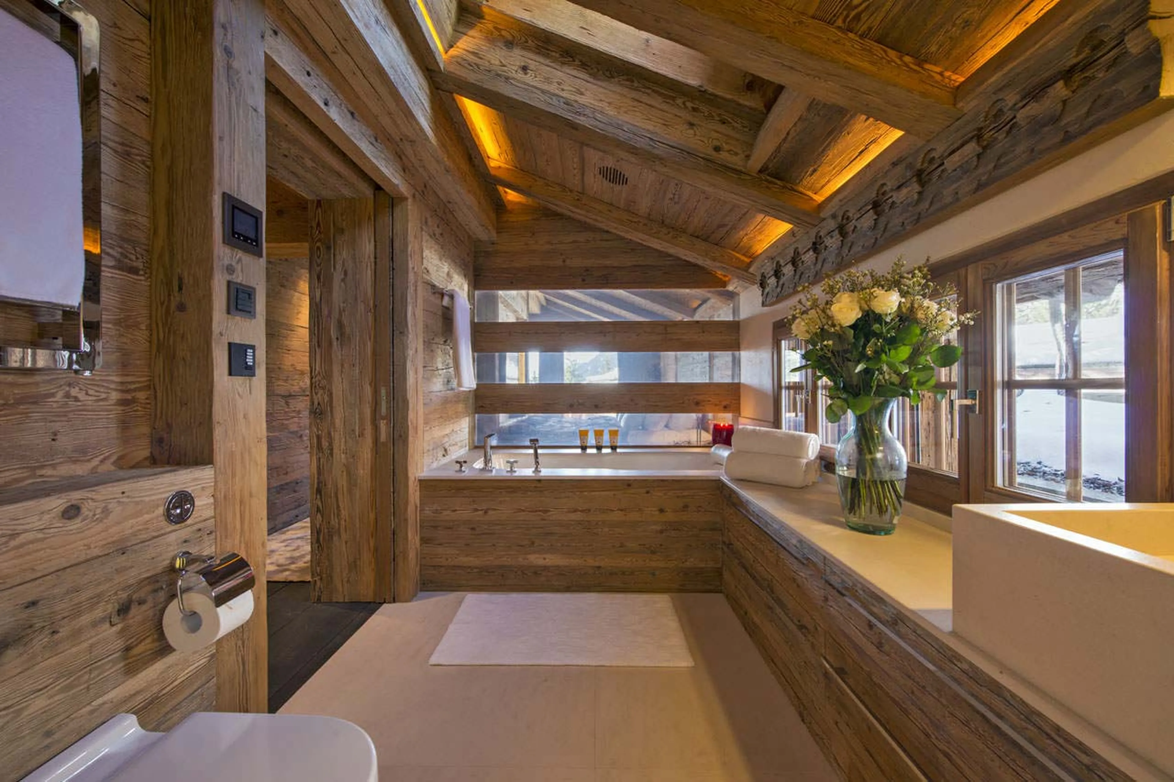 En-suite bathroom in Chalet Makini in Verbier