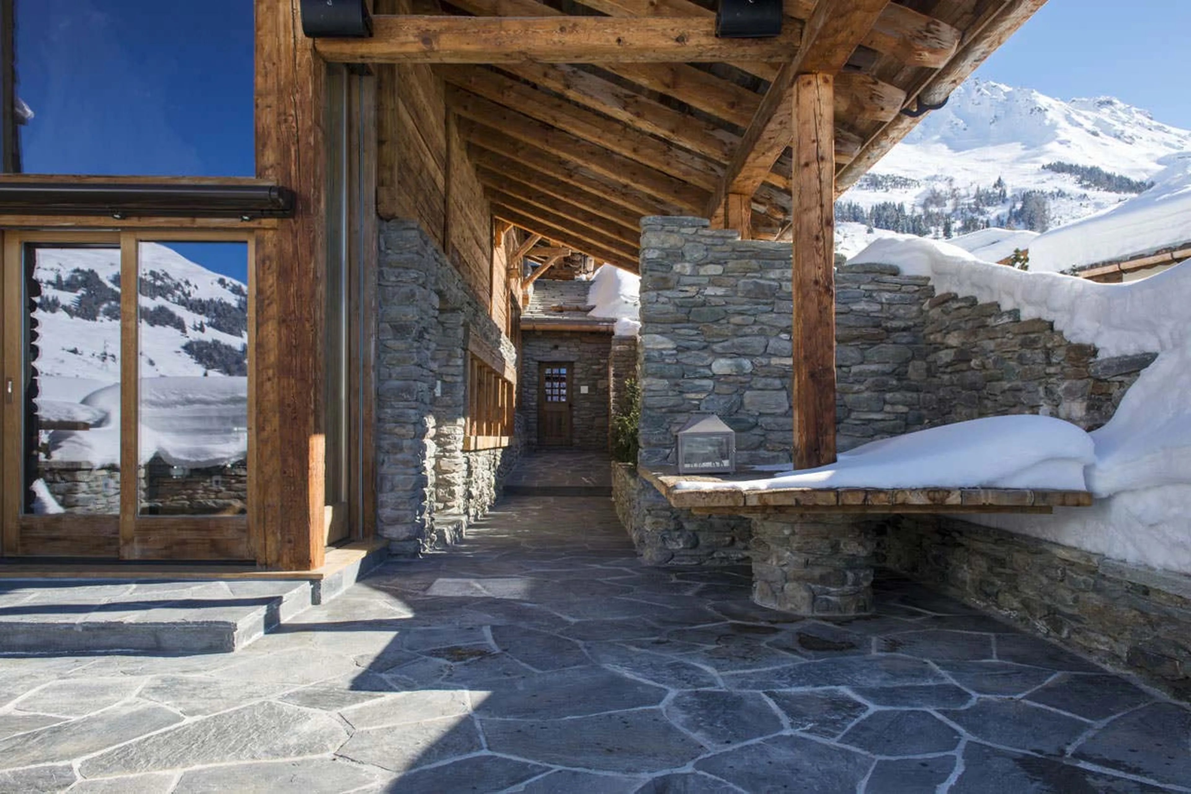 Exterior and walkway to Chalet Makini in Verbier