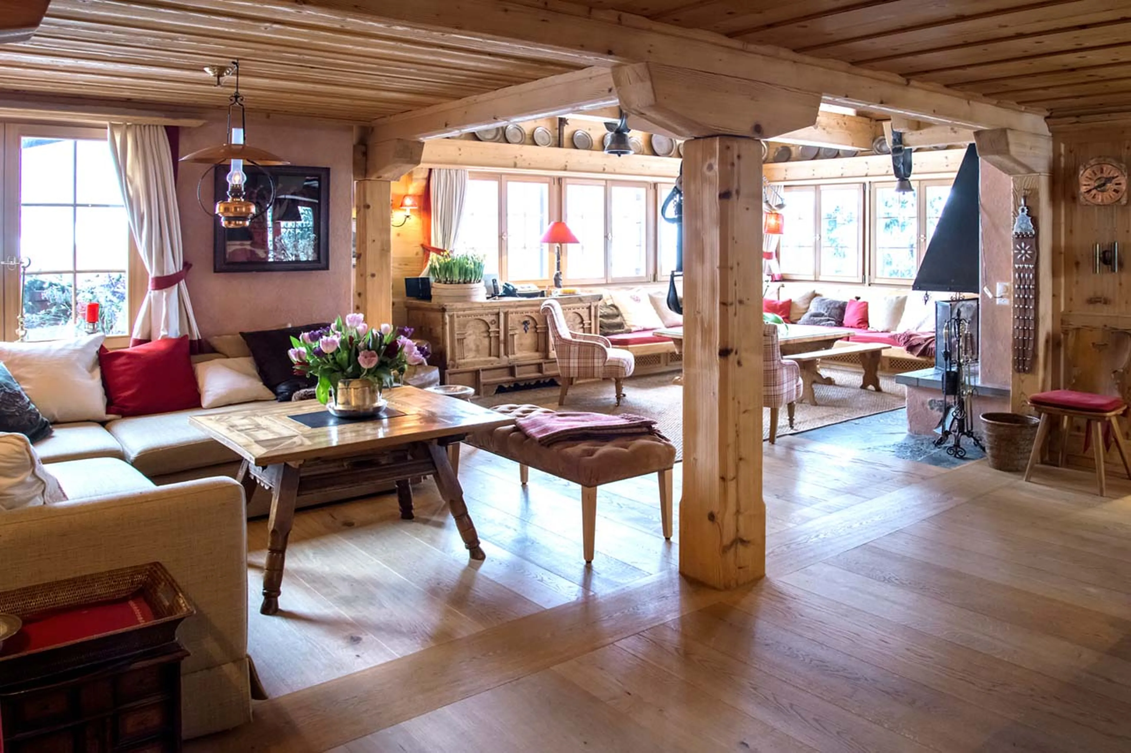Open plan living area at Chalet Maldeghem in Klosters