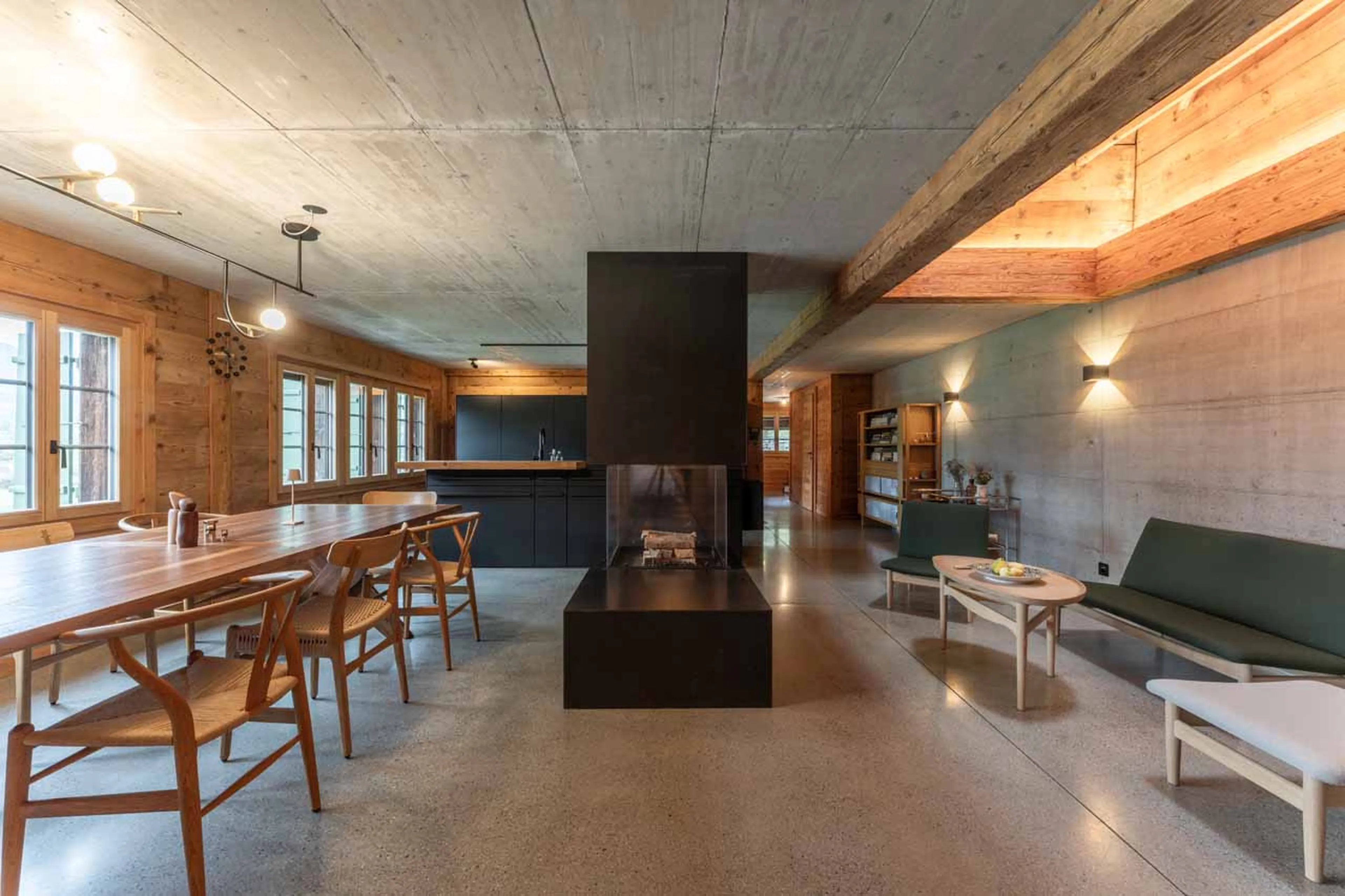 Open-plan living area at Chalet Mannenberg near Gstaad