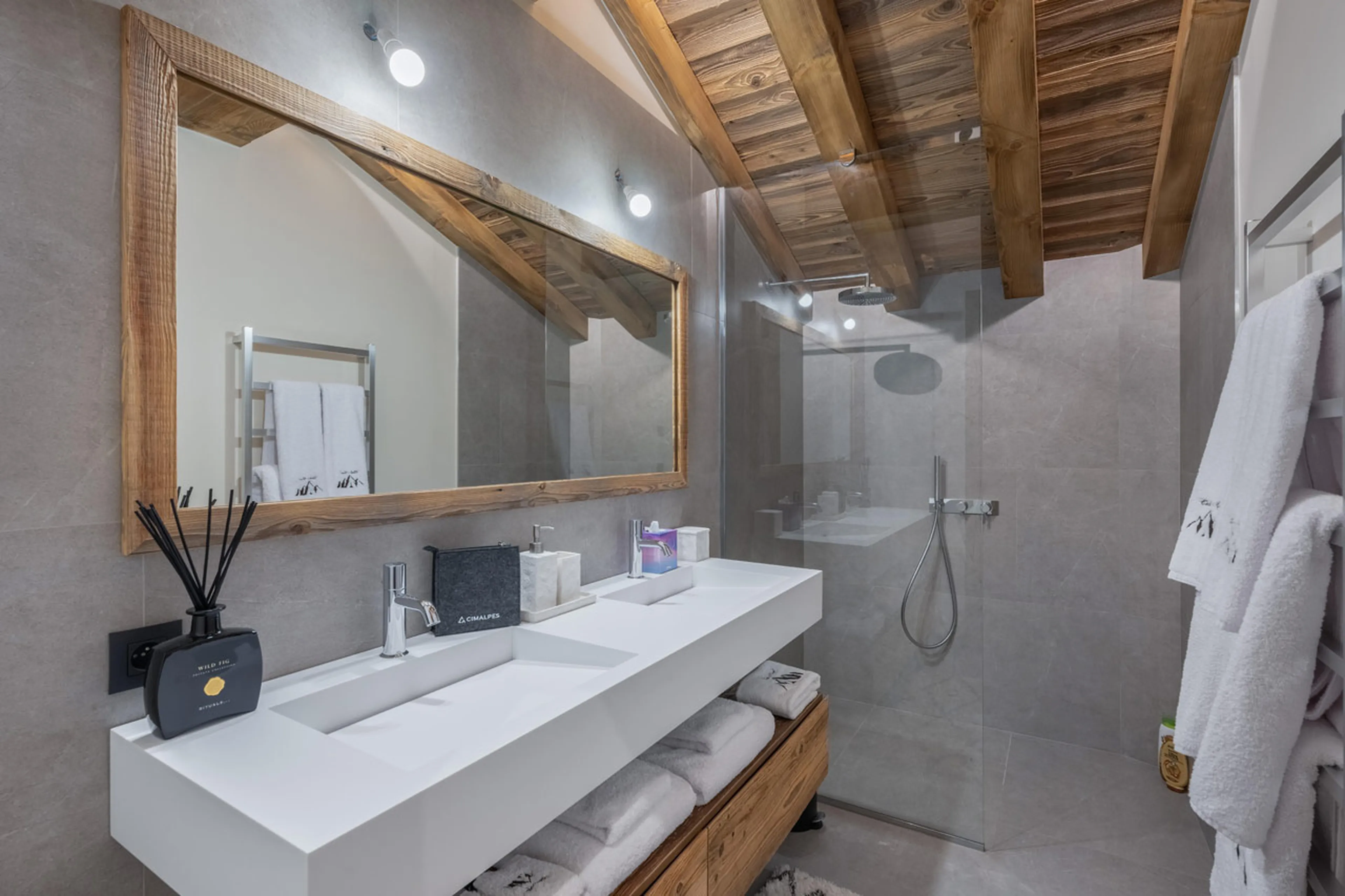 En-suite shower room in Chalet Marcel, St Martin de Belleville