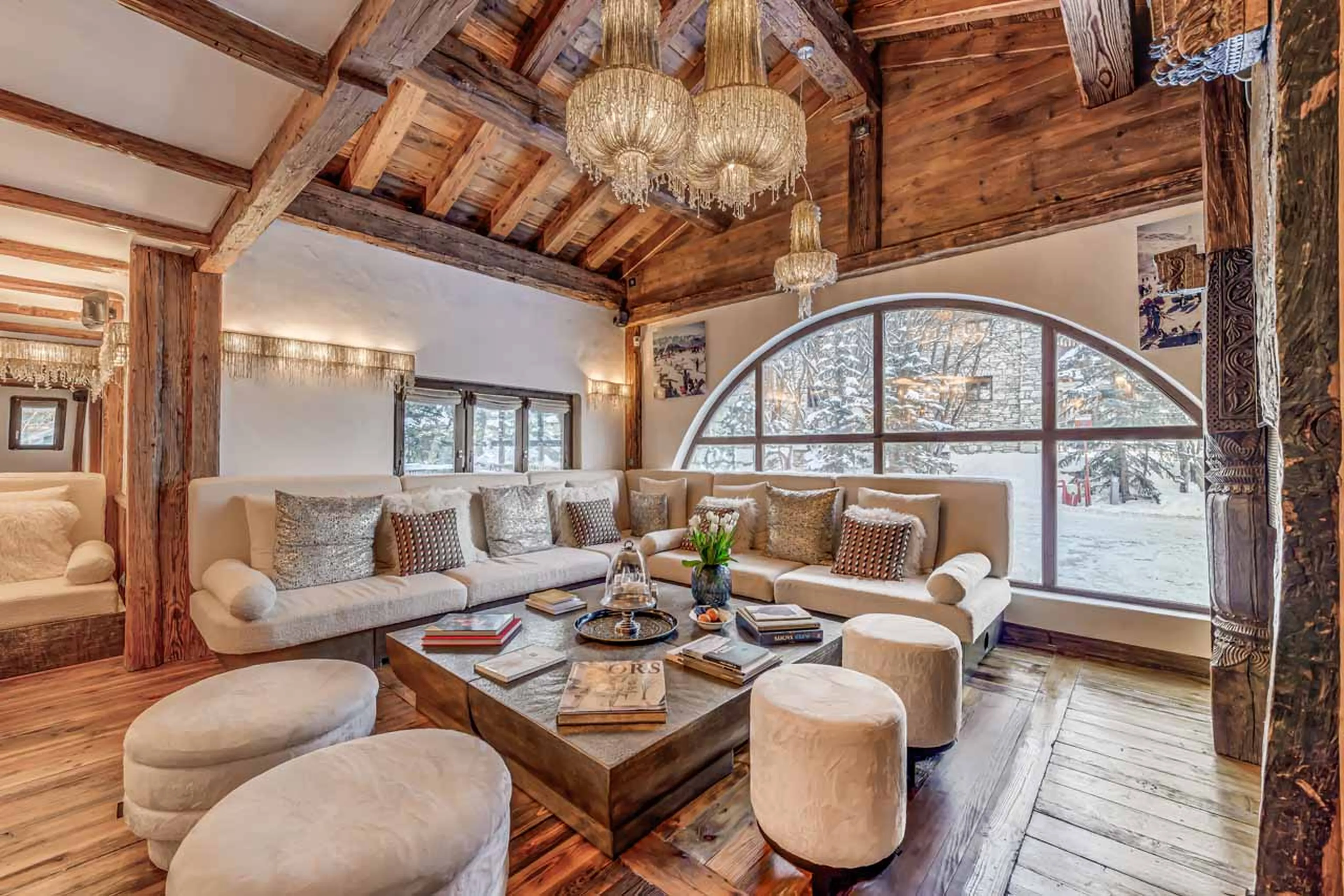 Cosy seating in bar area of Chalet Marco Polo in Val d’ Isere