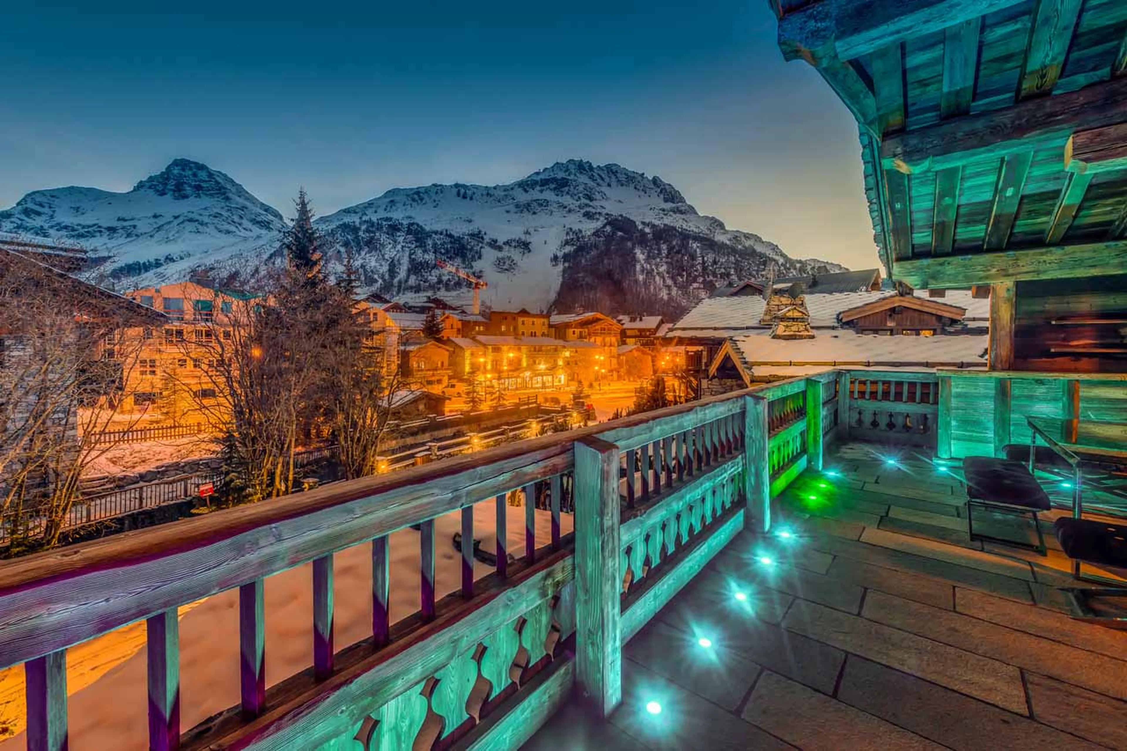 The terrace of Chalet Marco Polo in Val d’Isere